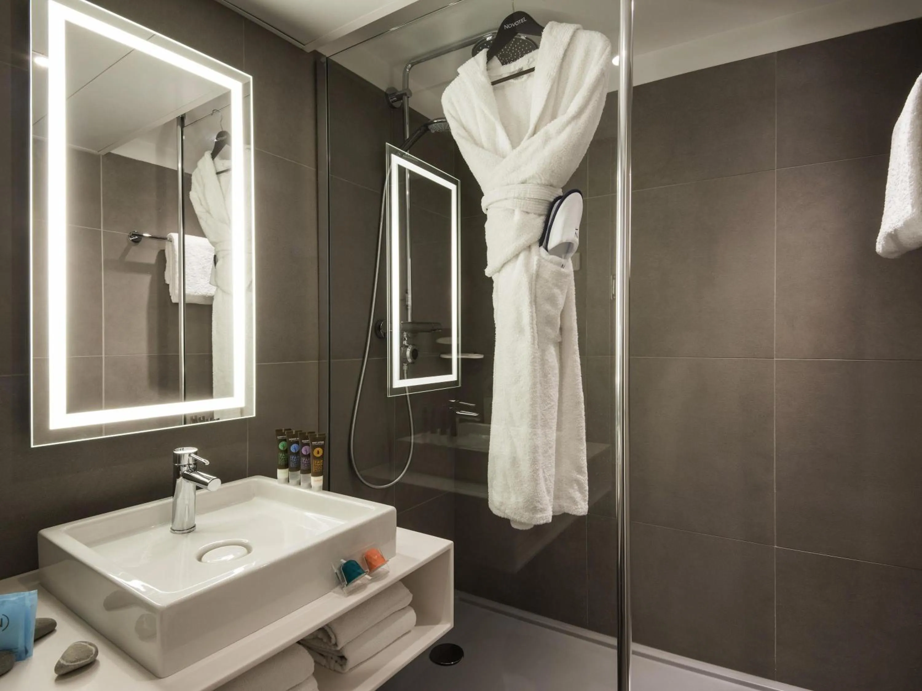 Bedroom in Novotel Nice Centre Vieux Nice