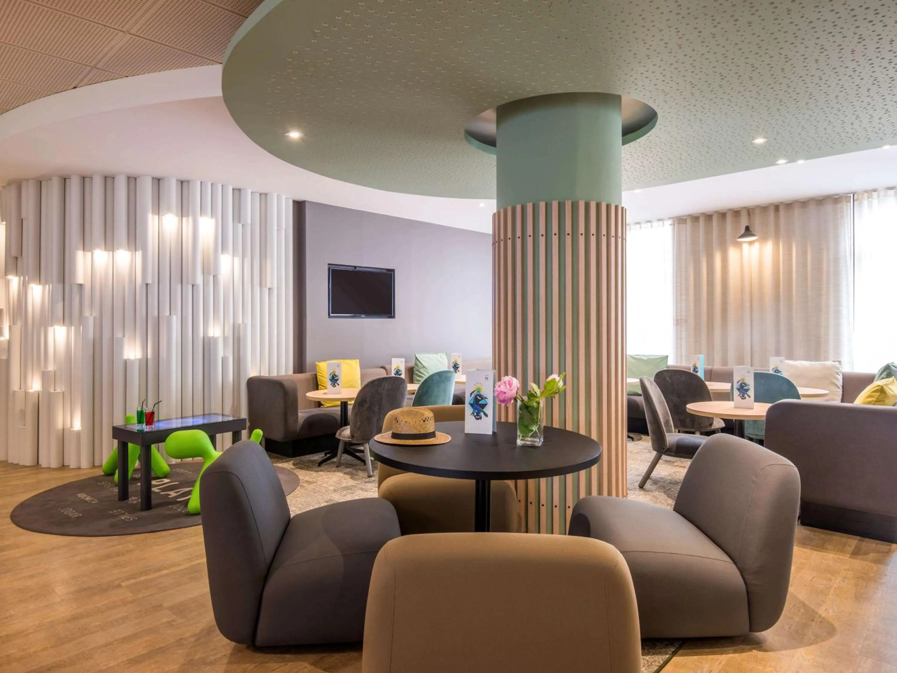 Restaurant/places to eat in Novotel Nice Centre Vieux Nice