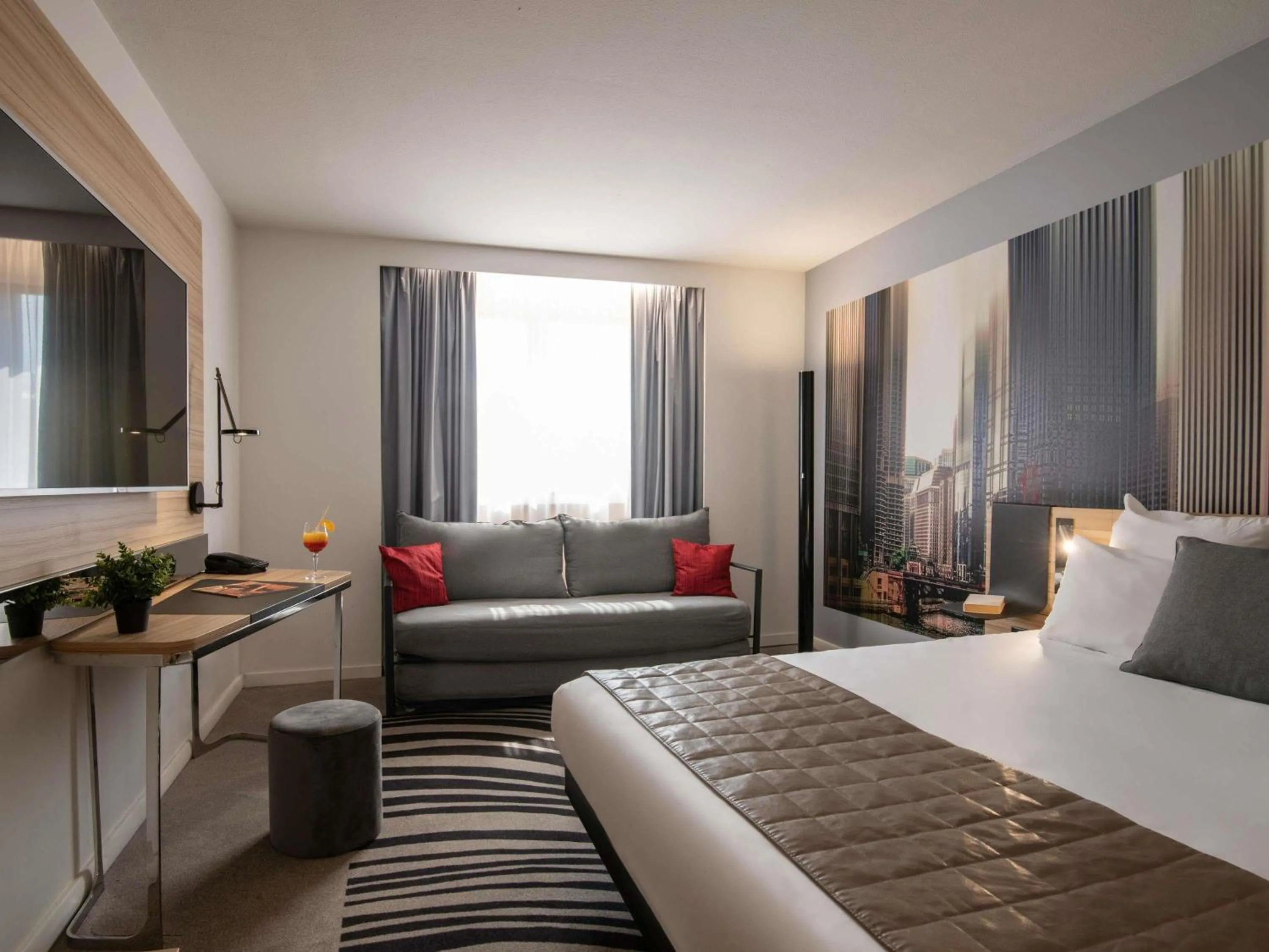 Bedroom, Bed in Novotel Nice Centre Vieux Nice