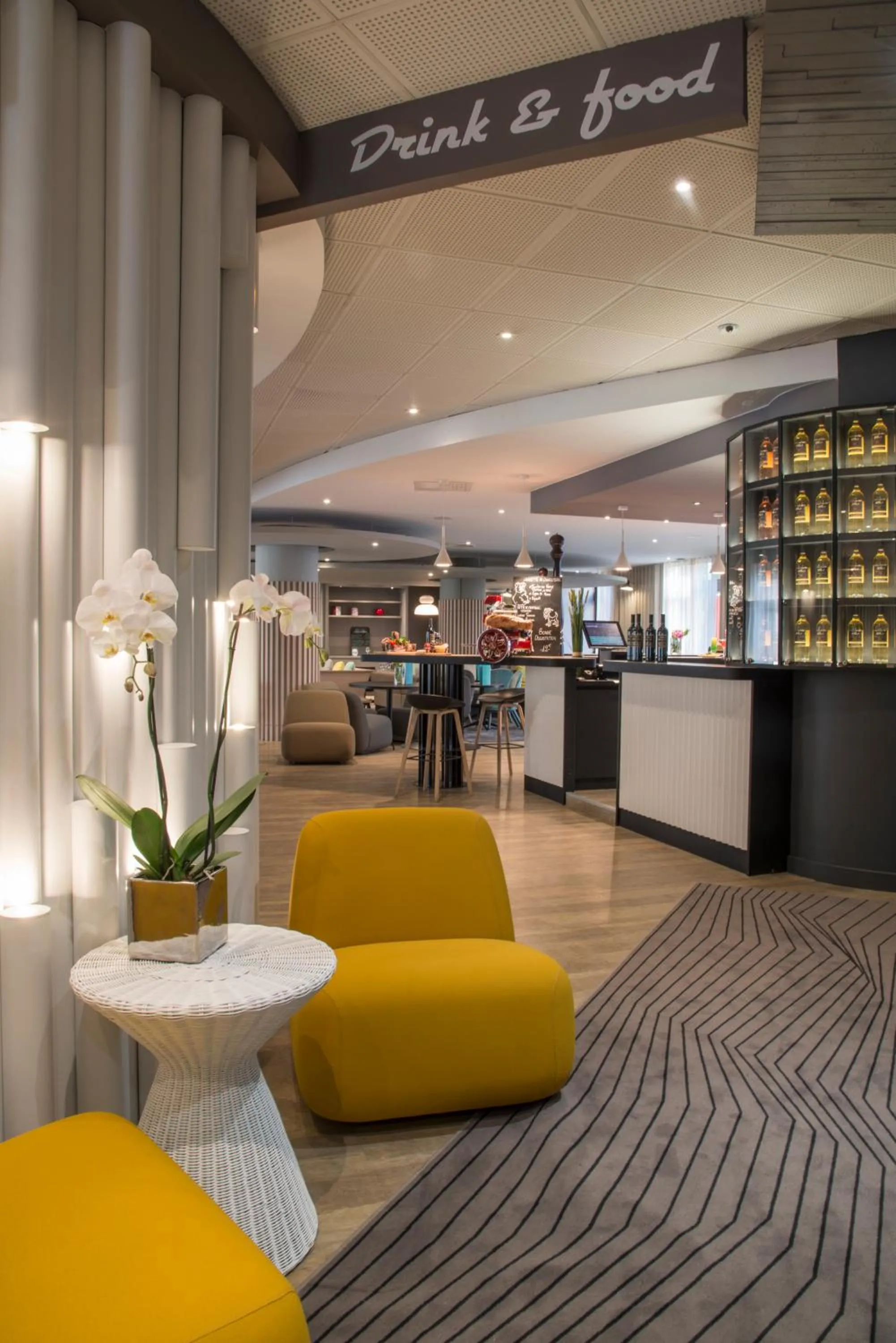 Restaurant/places to eat in Novotel Nice Centre Vieux Nice