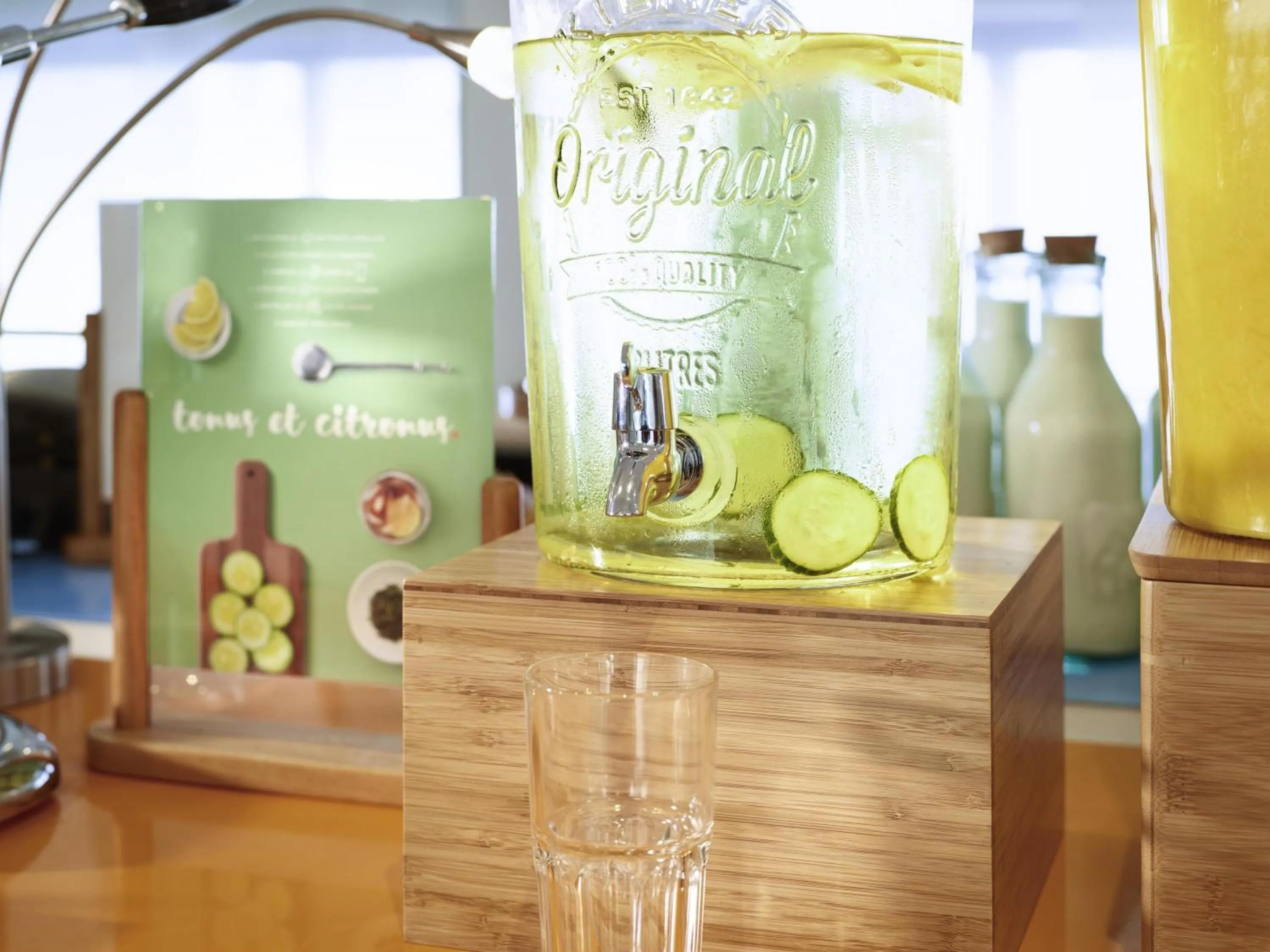 Restaurant/places to eat in Novotel Nice Centre Vieux Nice