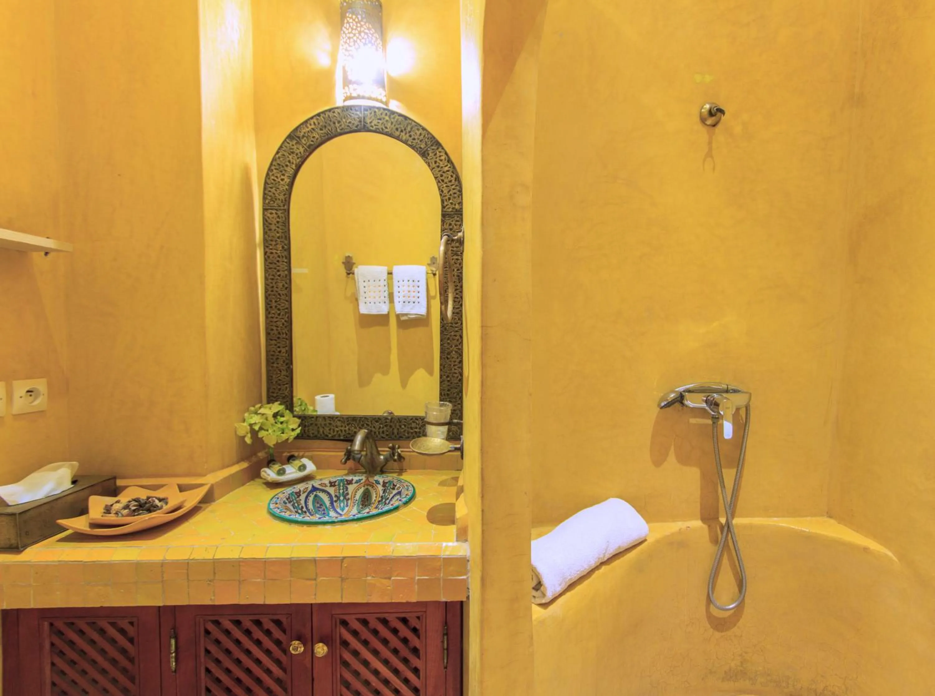 Bathroom in Riad Couleurs du Sud