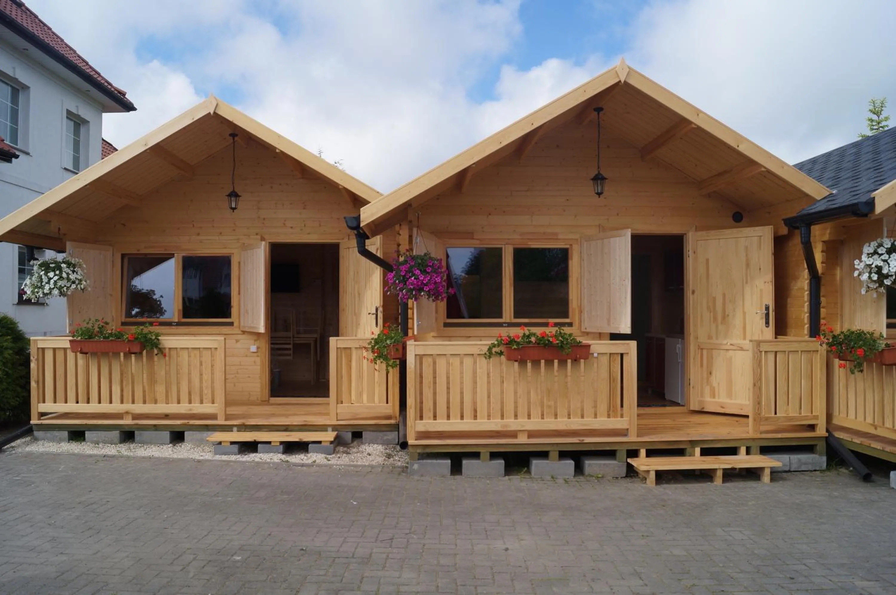 Facade/entrance in Onyx