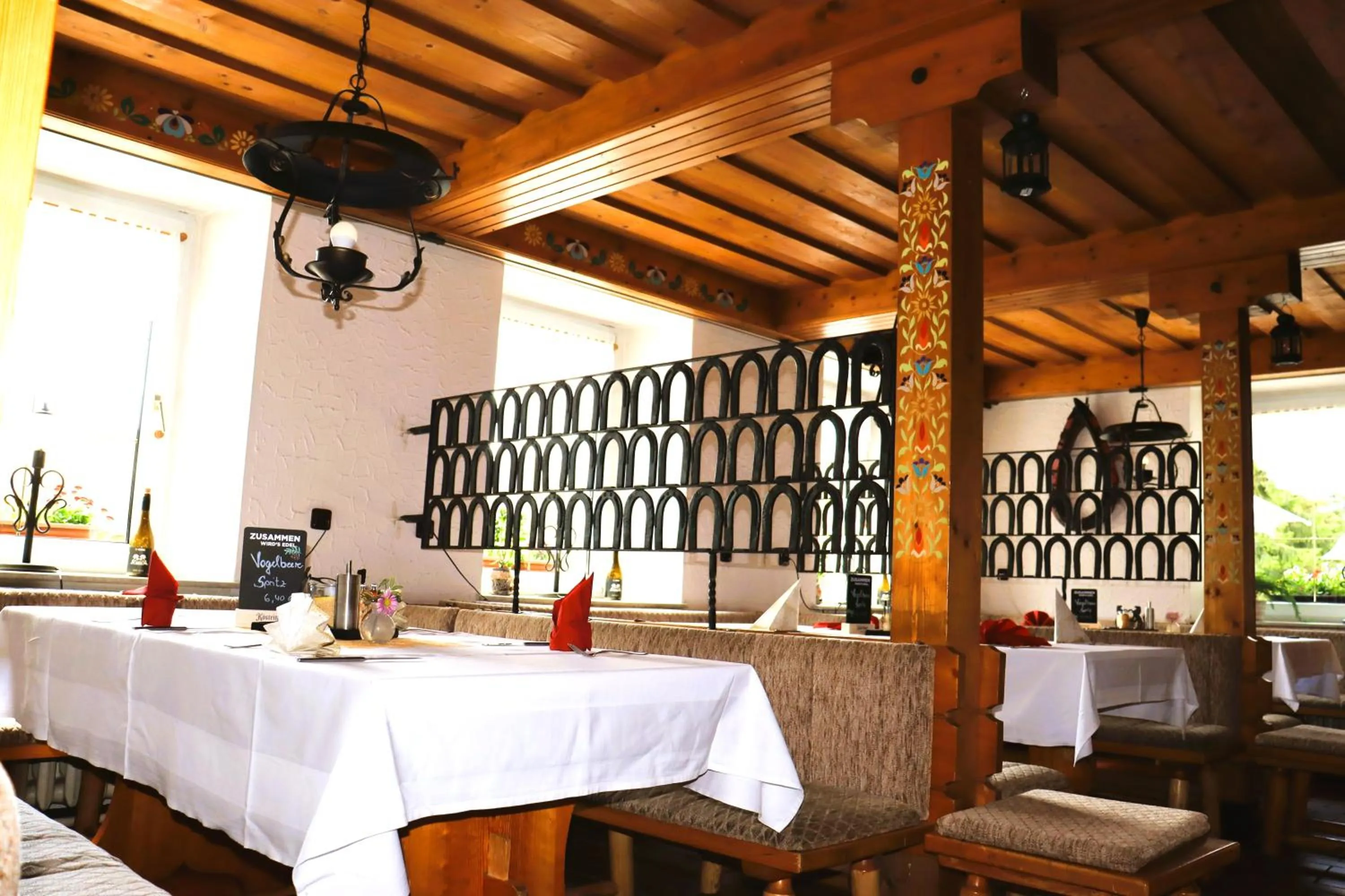 Restaurant/places to eat in Schwarzes Ross Hotel & Restaurant Oberwiesenthal