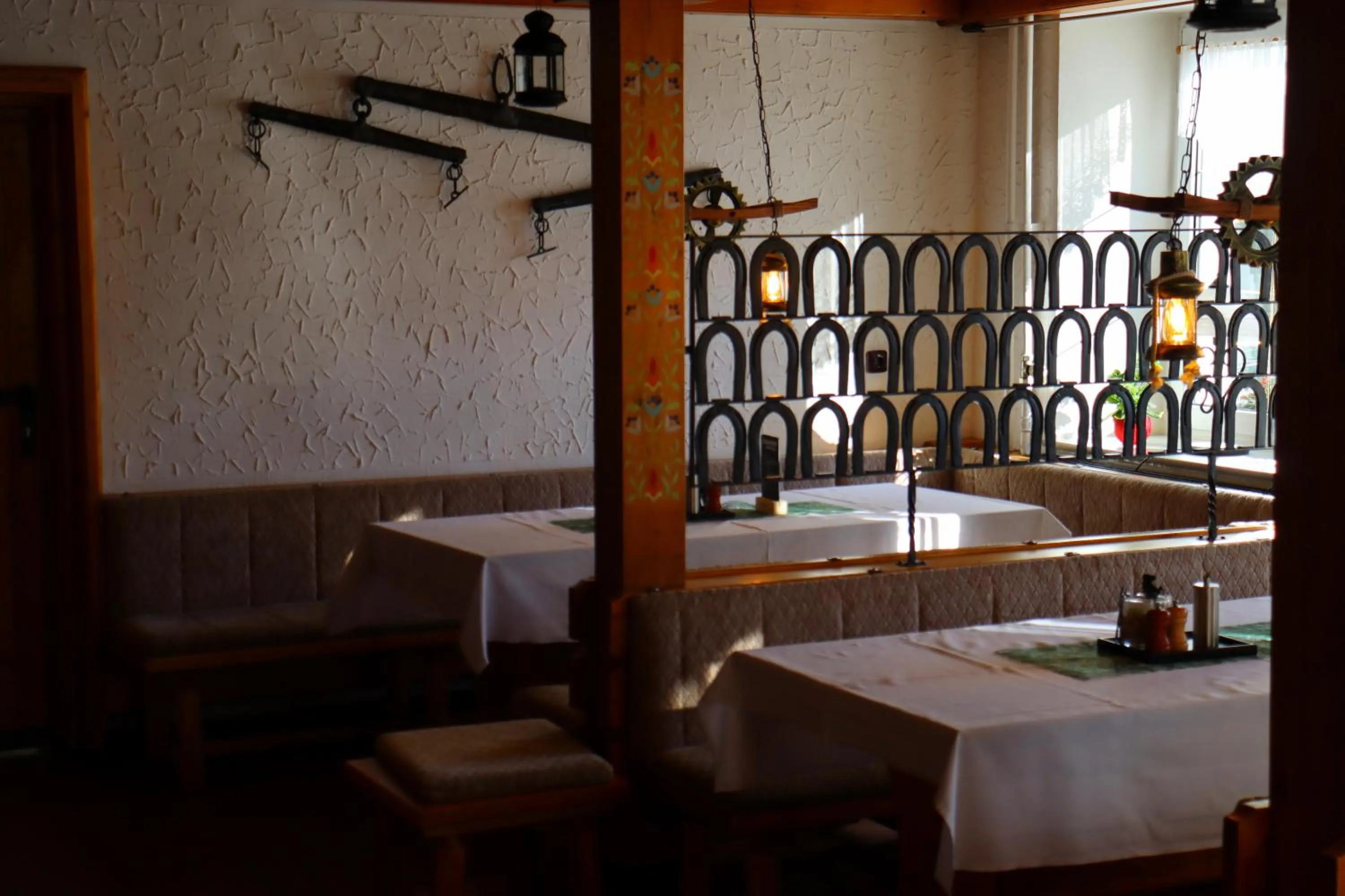 Restaurant/places to eat in Schwarzes Ross Hotel & Restaurant Oberwiesenthal