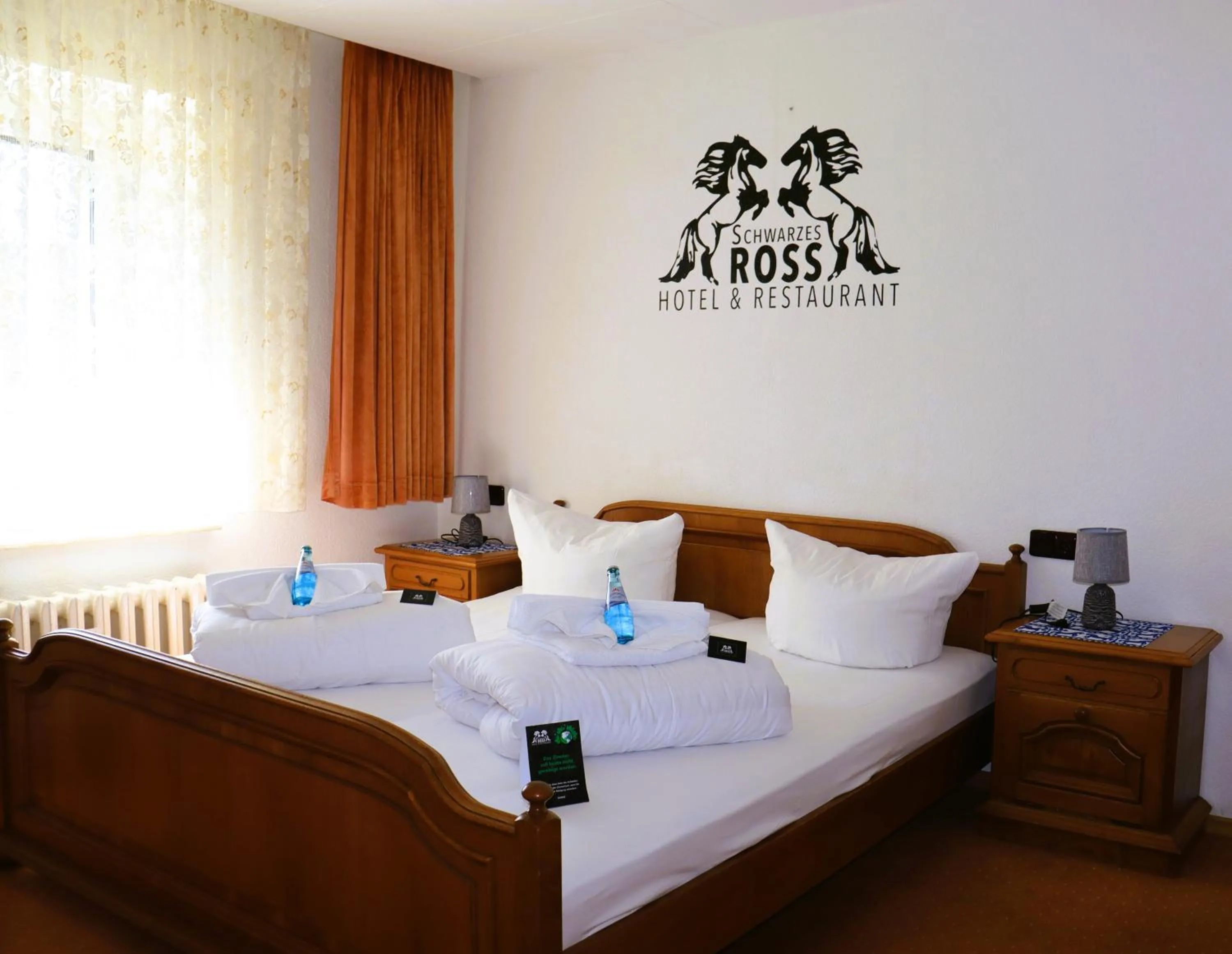 Photo of the whole room, Bed in Schwarzes Ross Hotel & Restaurant Oberwiesenthal