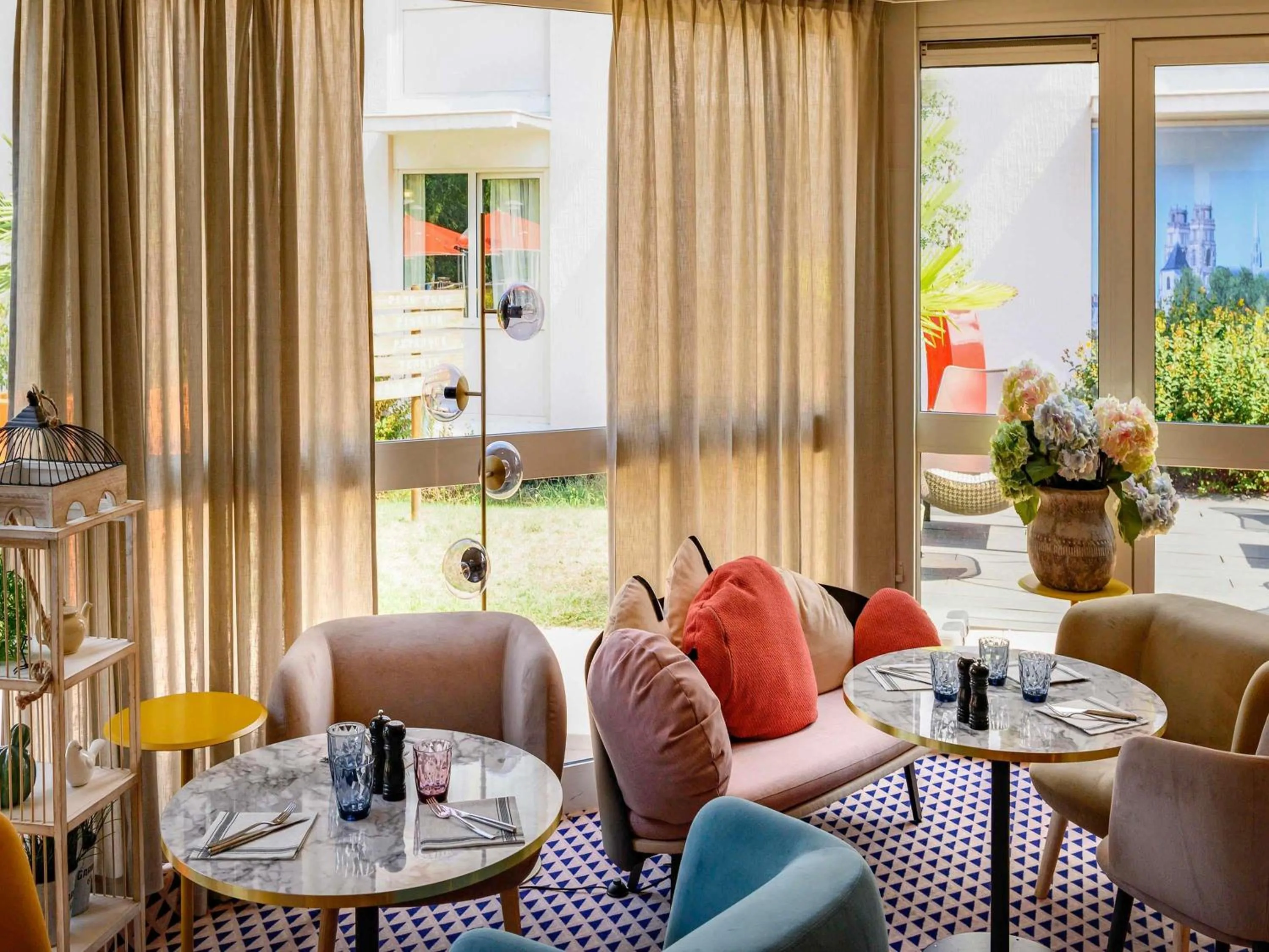 Restaurant/places to eat in Novotel Orléans Chemins De Sologne Demeures De Campagne