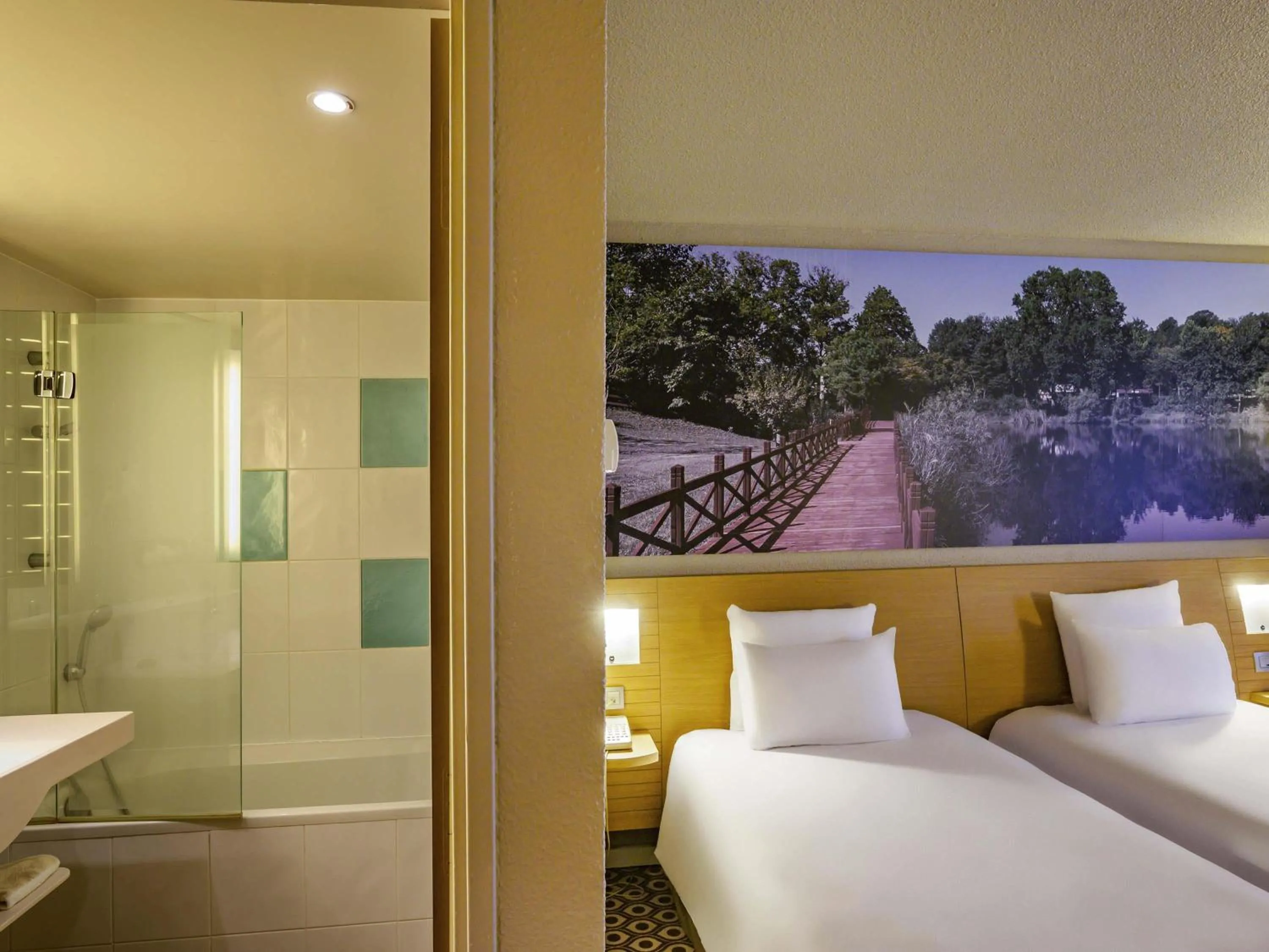 Bedroom, Bed in Novotel Orléans Chemins De Sologne Demeures De Campagne