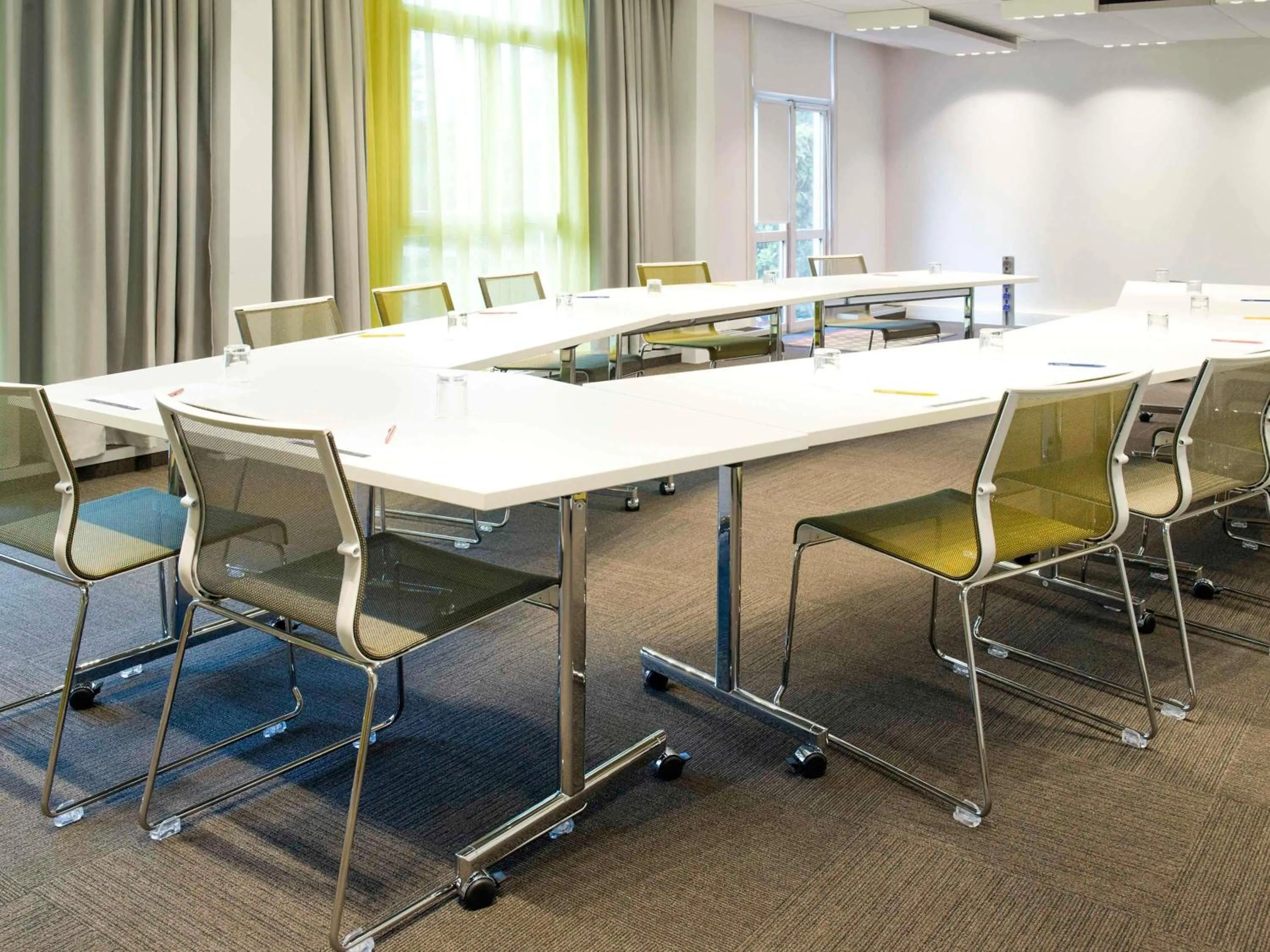 Meeting/conference room in Novotel Orléans Chemins De Sologne Demeures De Campagne