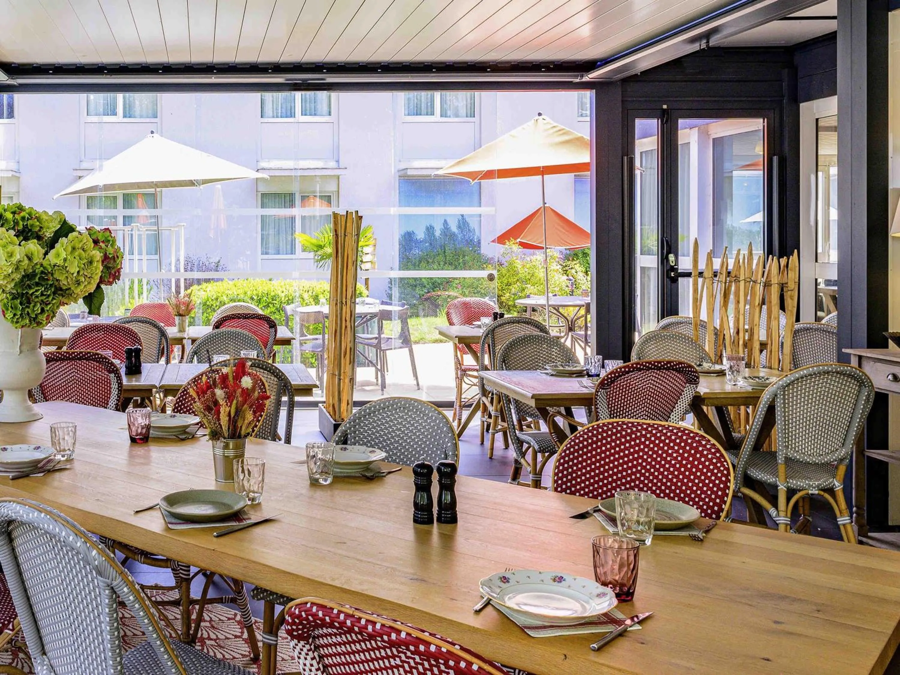 Restaurant/places to eat in Novotel Orléans Chemins De Sologne Demeures De Campagne