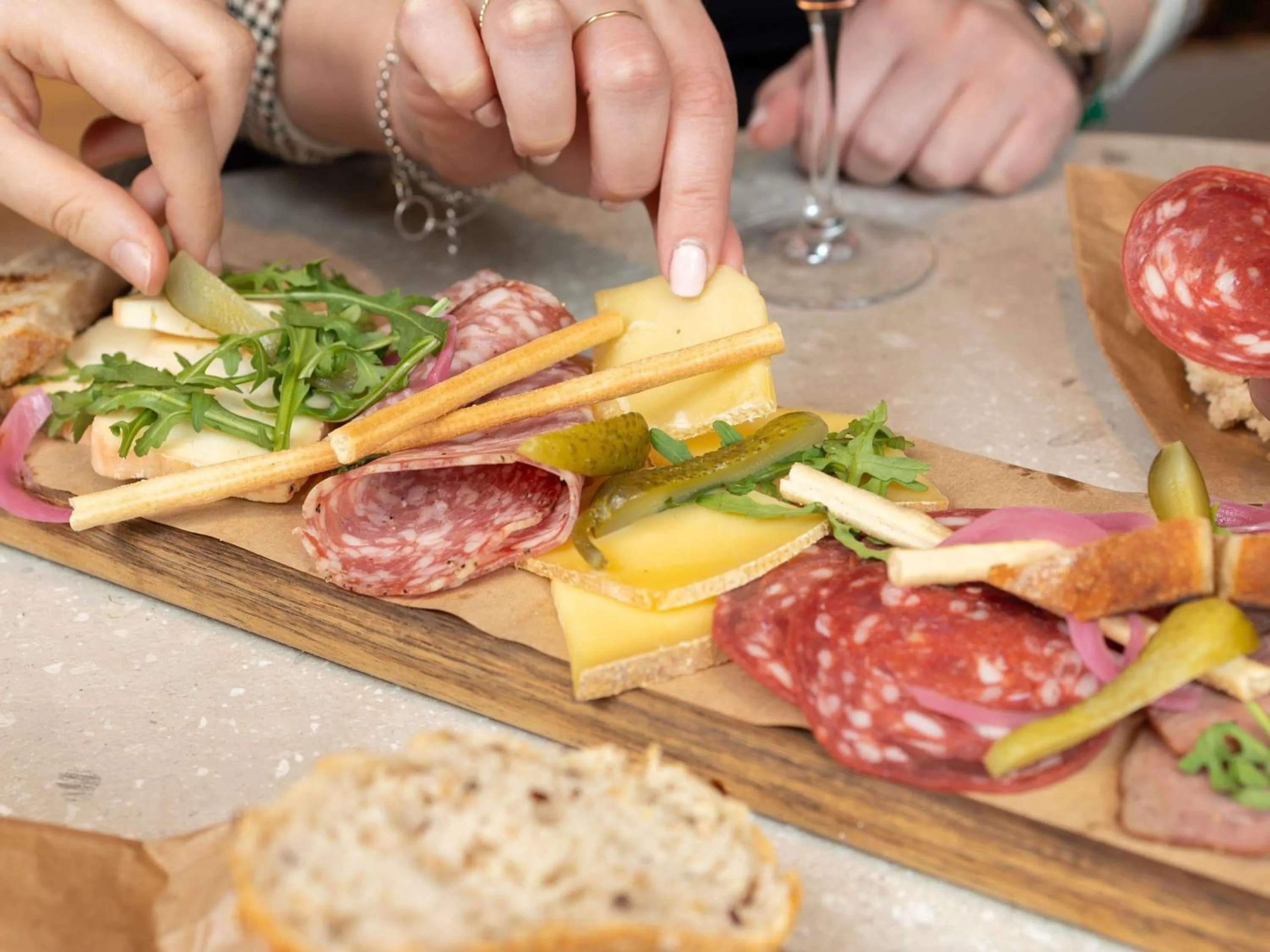 Lounge or bar in ibis Lille Centre Gares