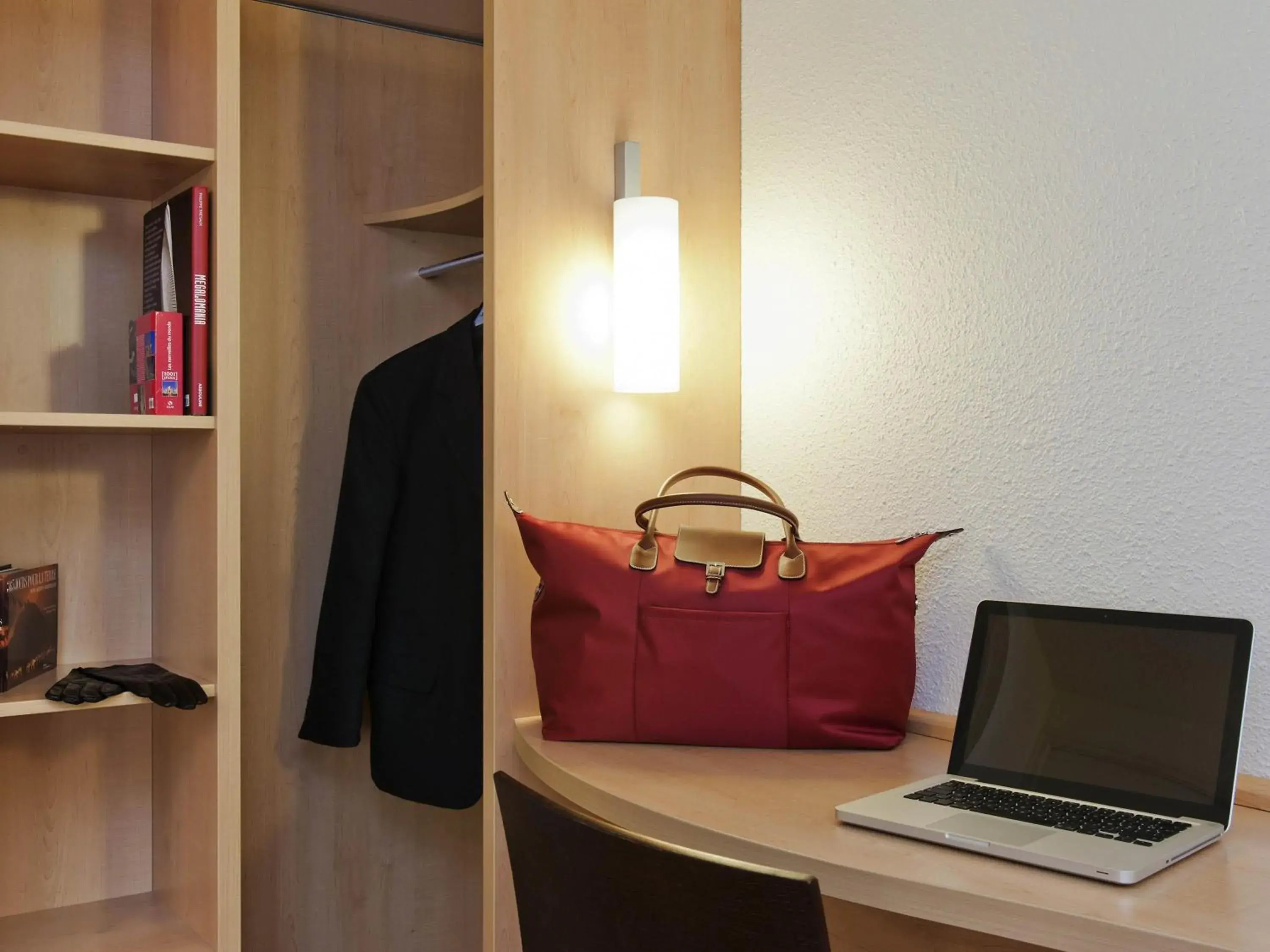 Bedroom in ibis Lille Centre Gares Bedroom in ibis Lille Centre Gares