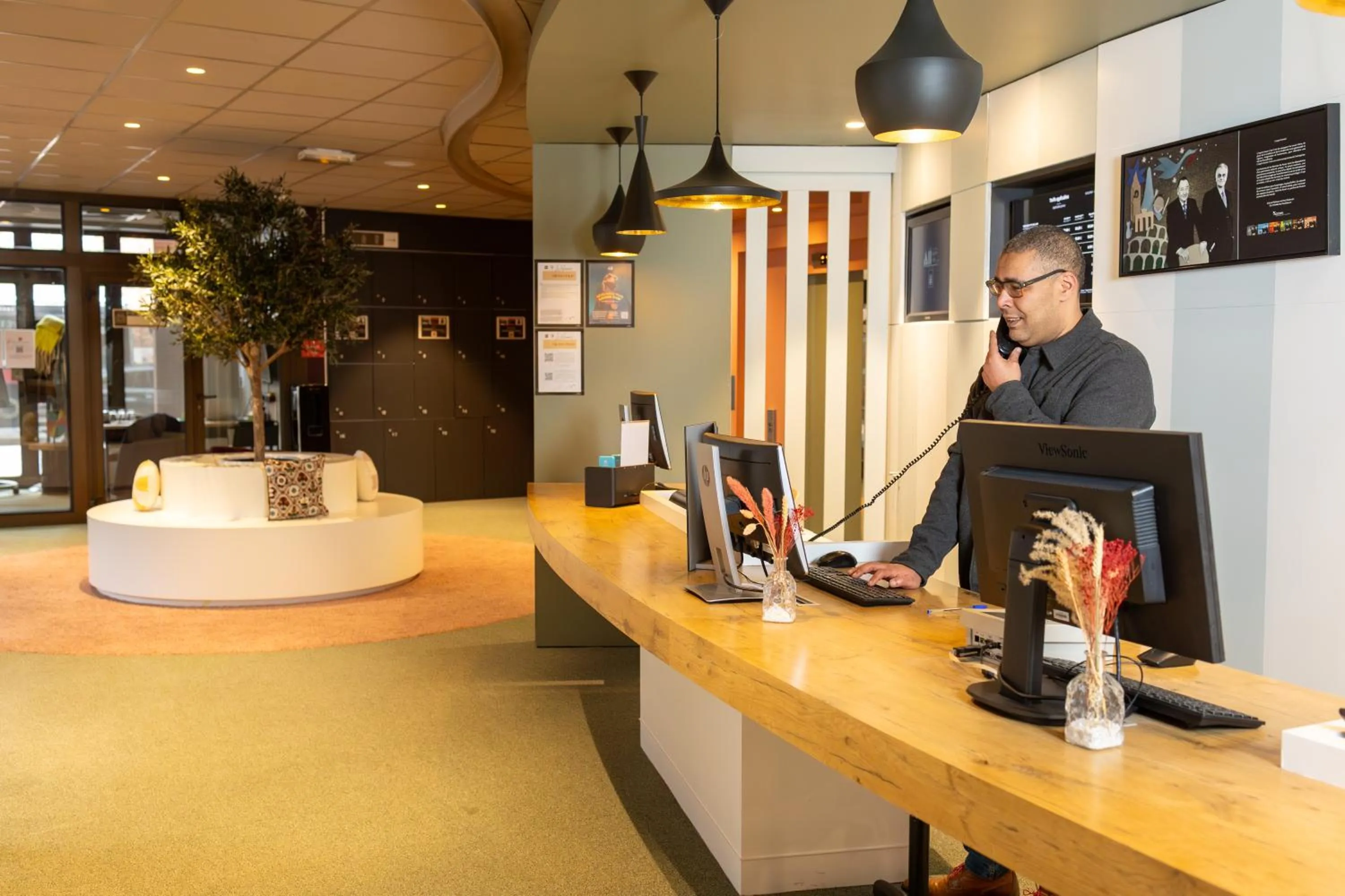 Lobby or reception in ibis Lille Centre Gares