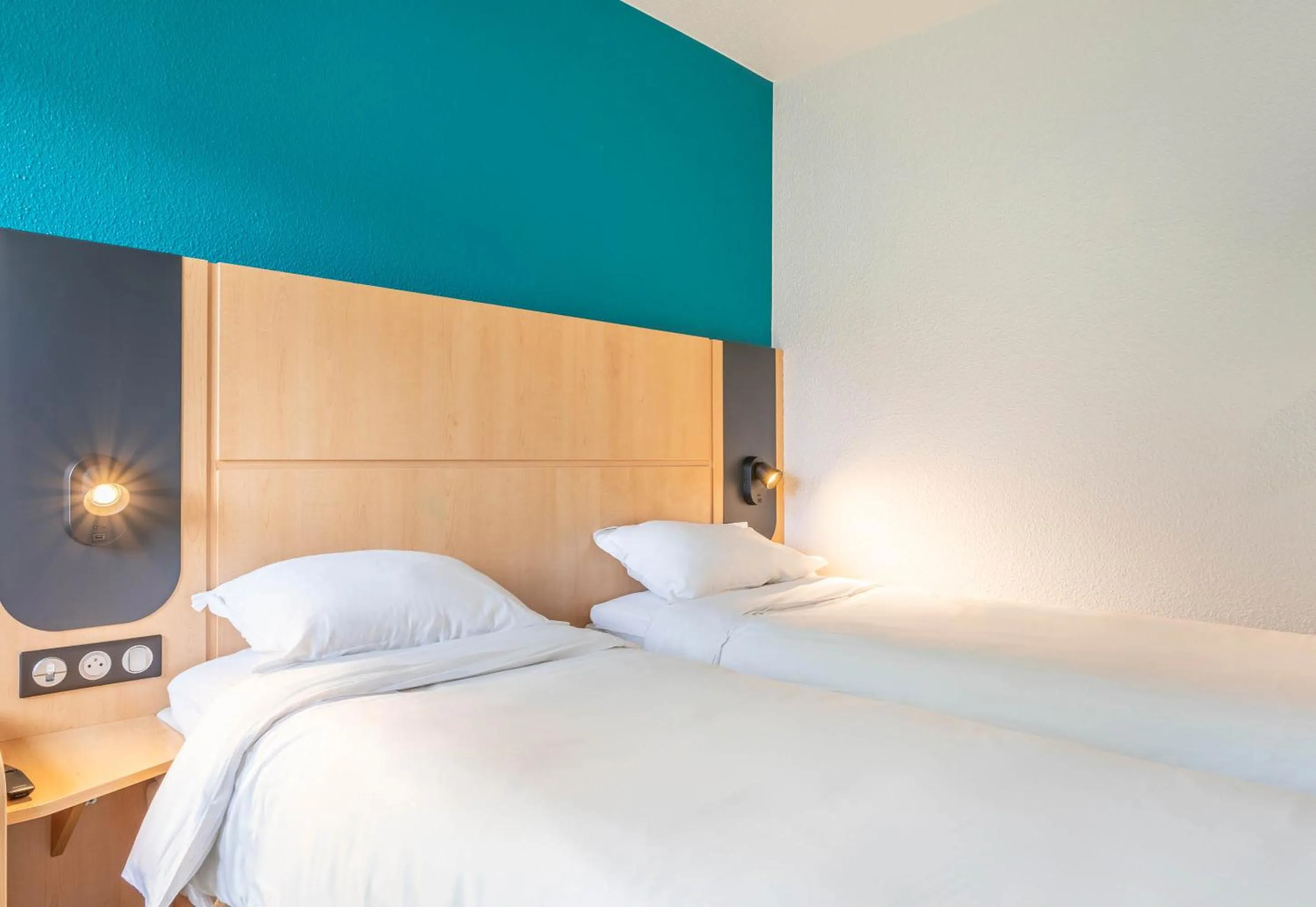 Bedroom, Bed in B&B HOTEL Marseille La Valentine Porte d'Aubagne