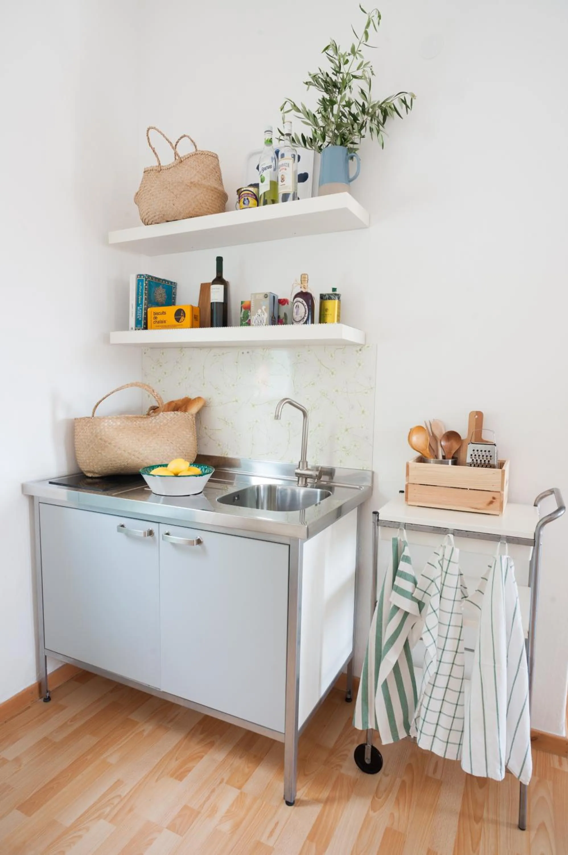 Coffee/tea facilities in Asterias