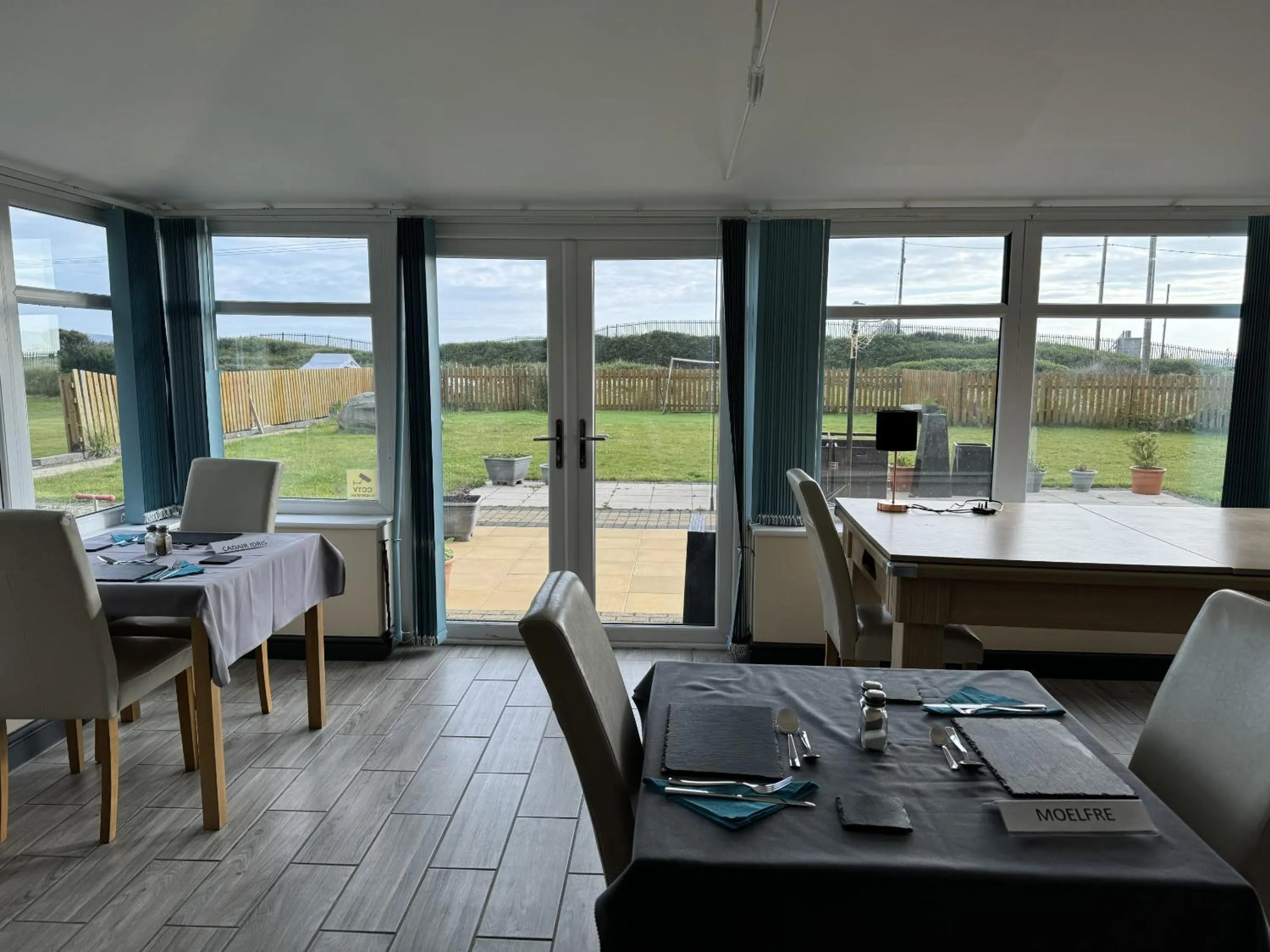 Dining area in Barmouth Beach Club