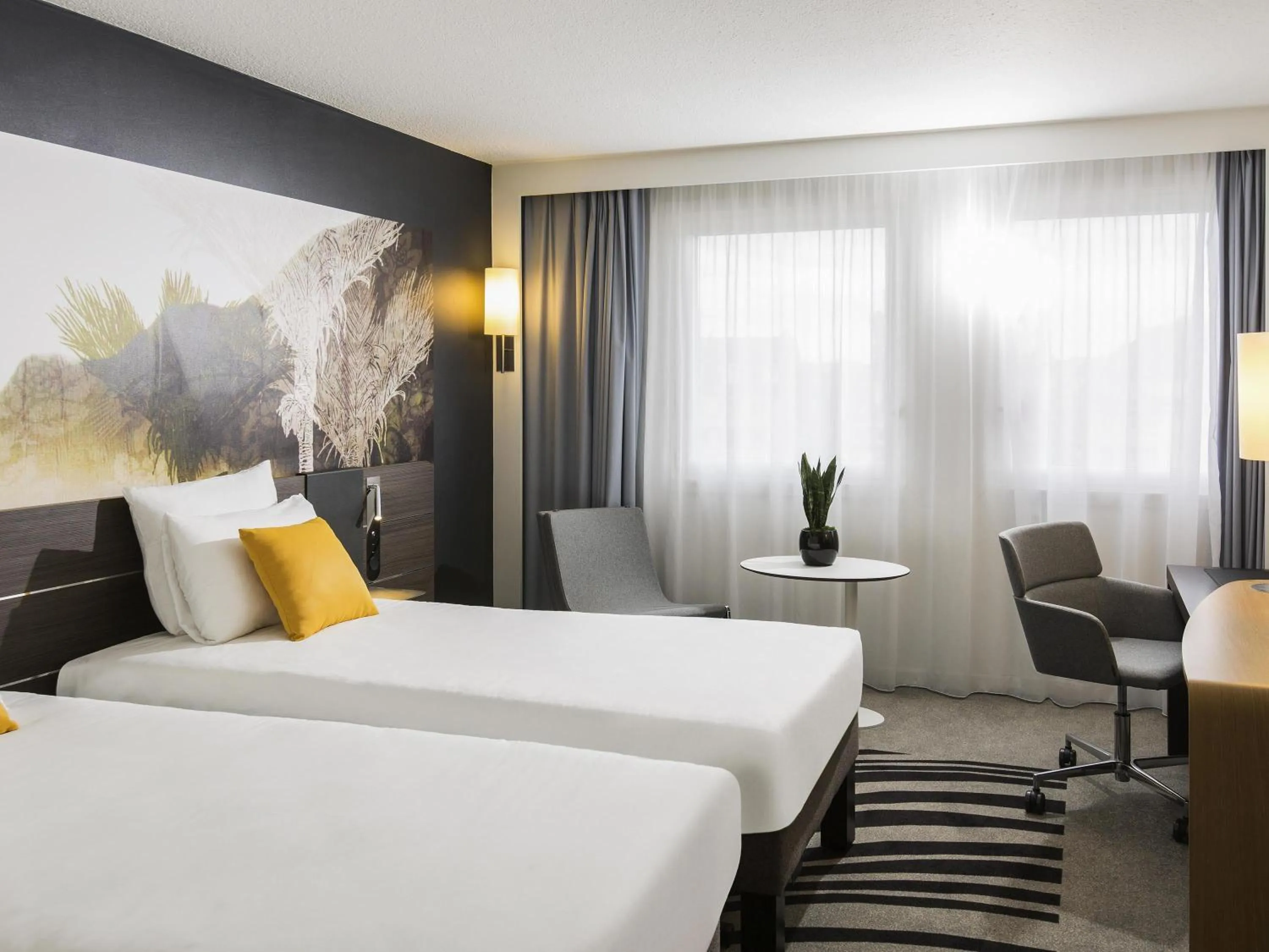 Bedroom, Bed in Novotel Strasbourg Centre Halles