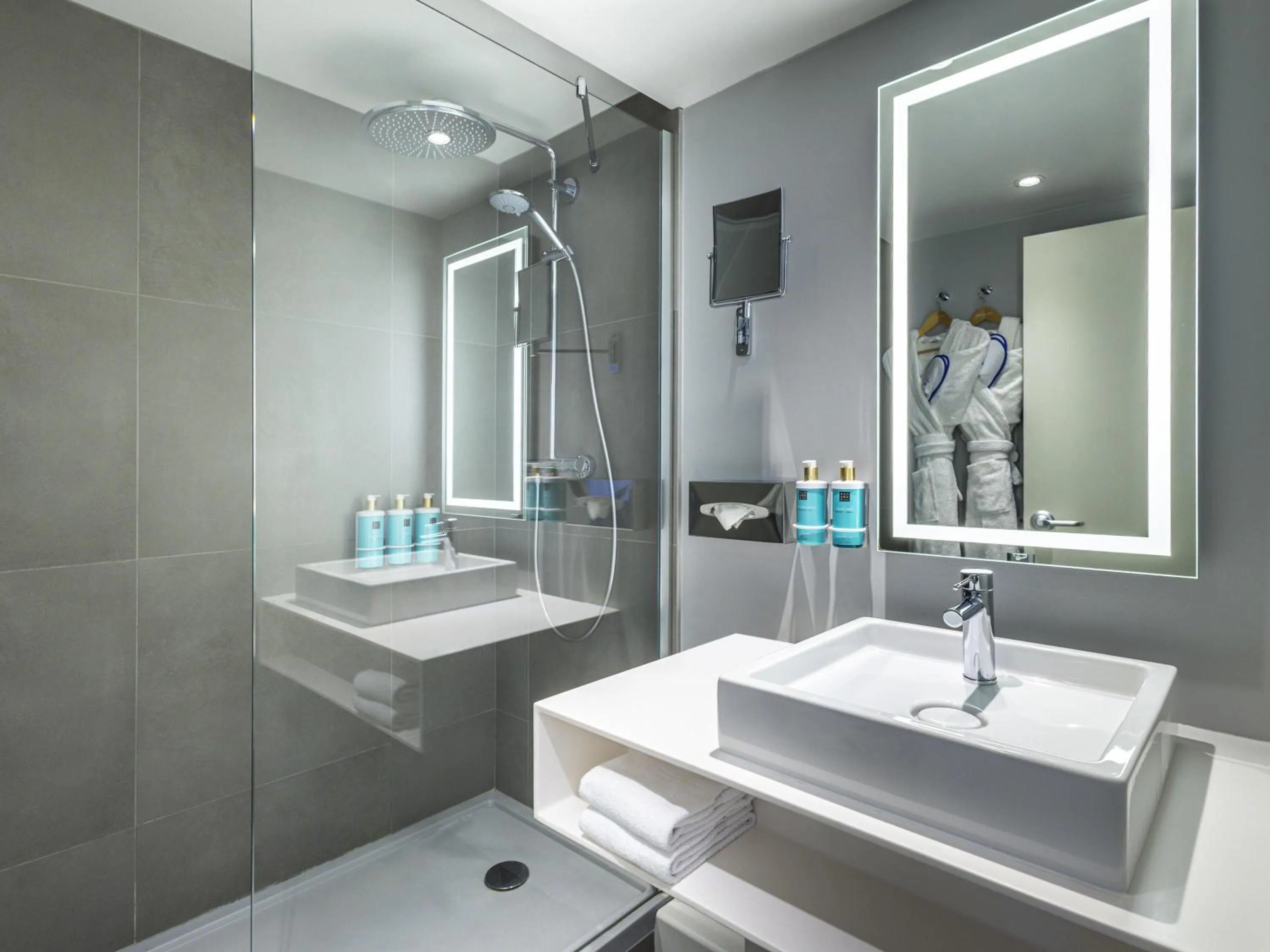 Bedroom in Novotel Strasbourg Centre Halles