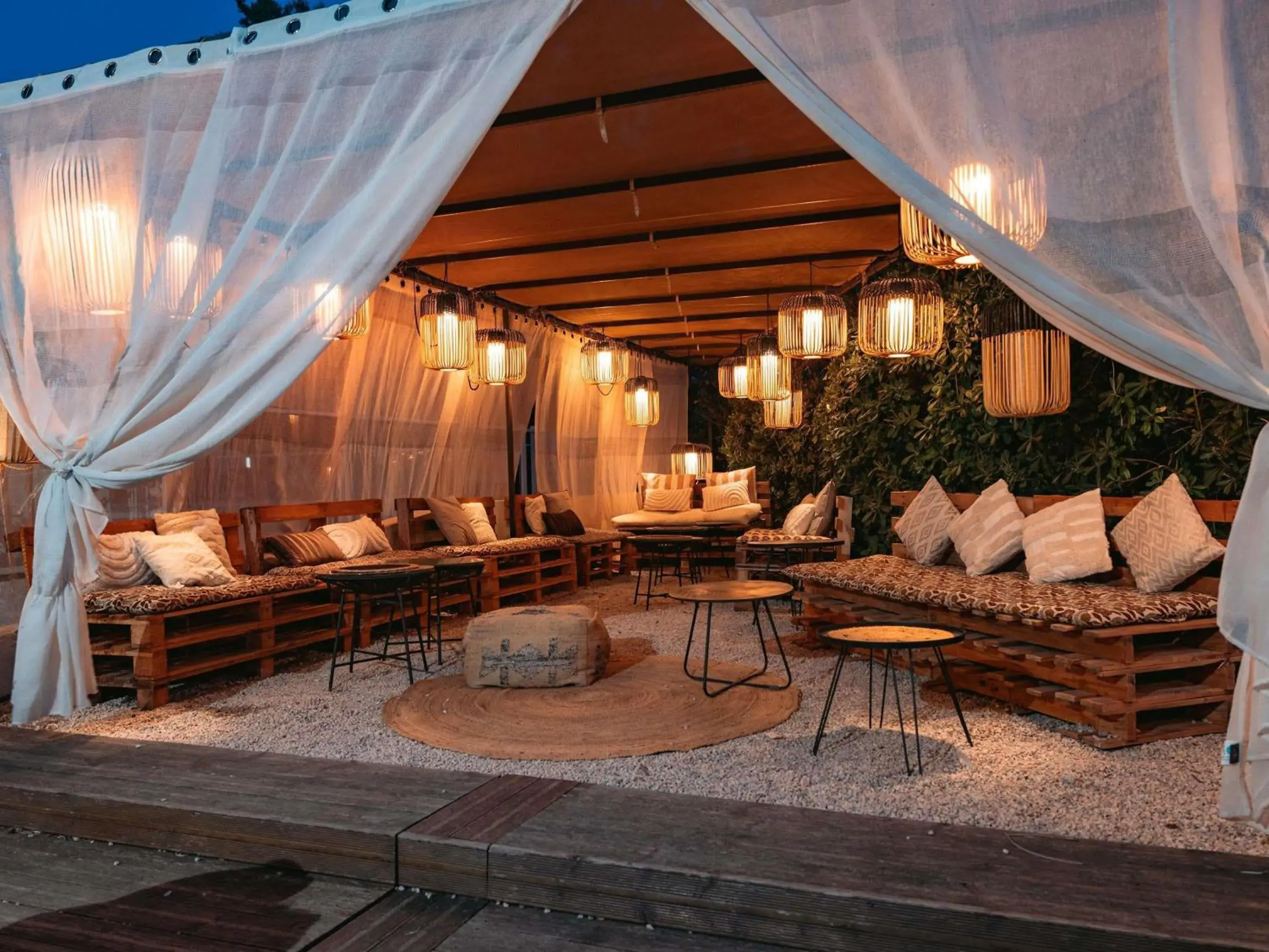 Pool view in ibis Marseille Provence Aéroport Pool view in ibis Marseille Provence Aéroport