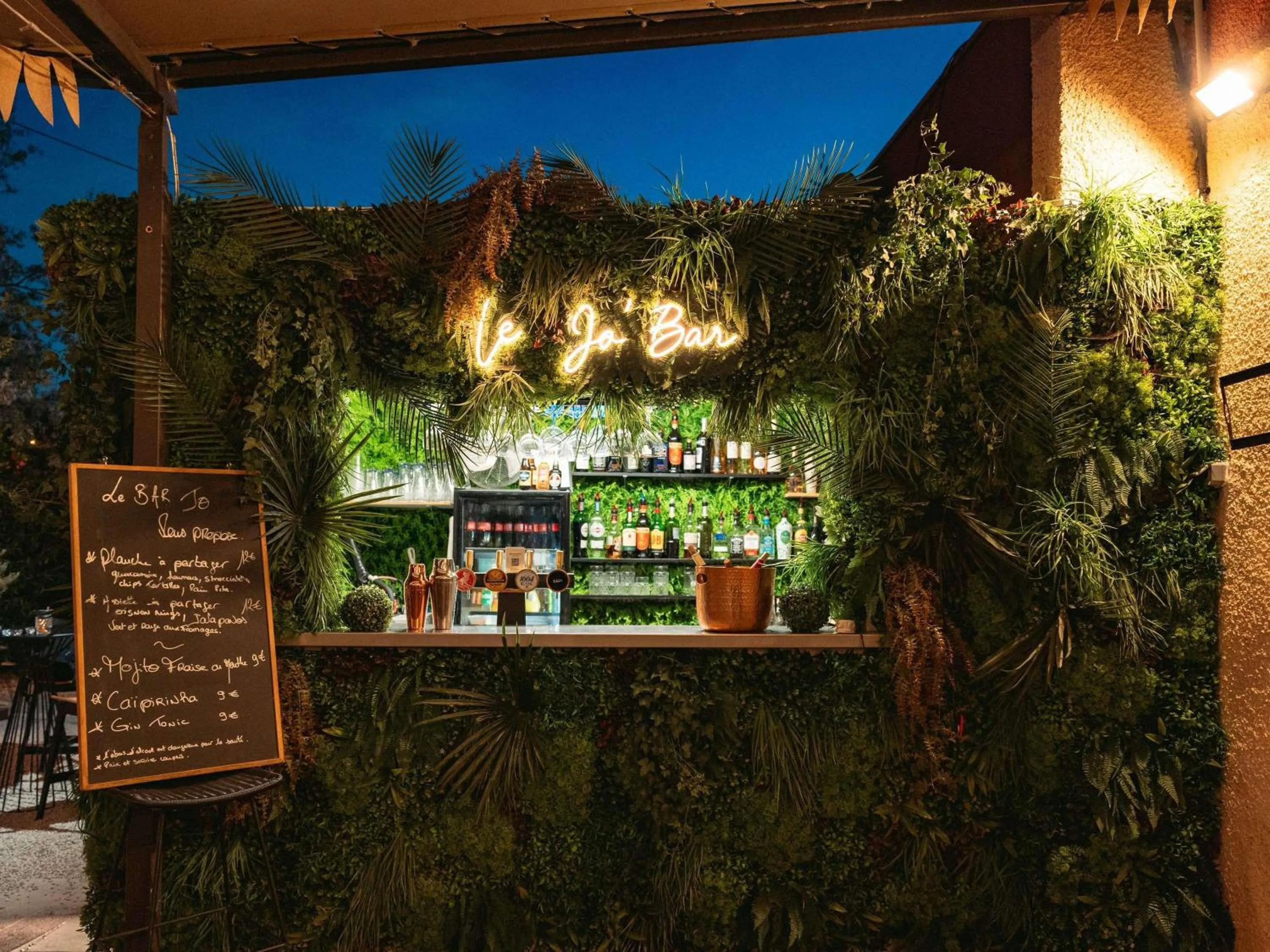 Property building in ibis Marseille Provence Aéroport