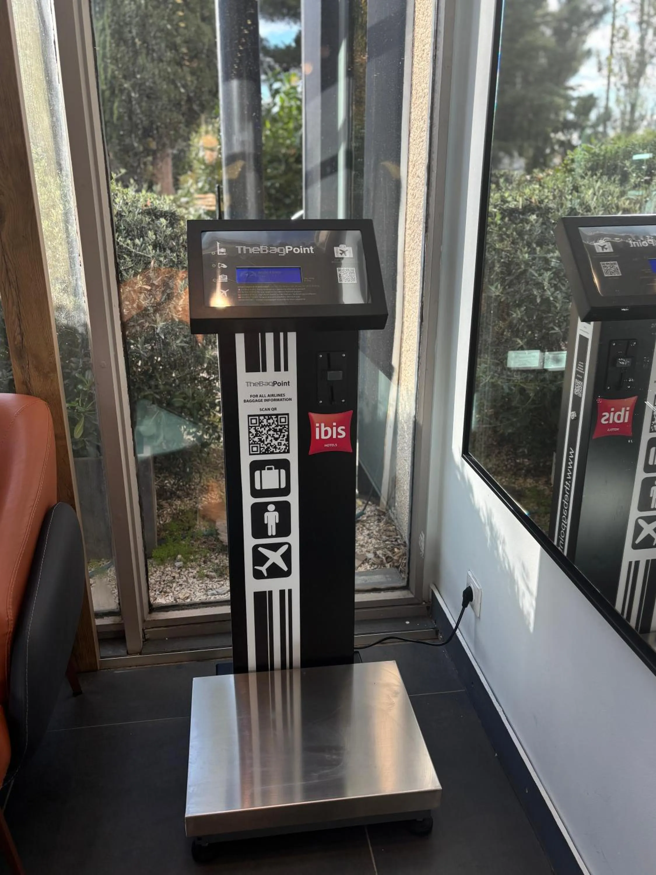 Lobby or reception in ibis Marseille Provence Aéroport