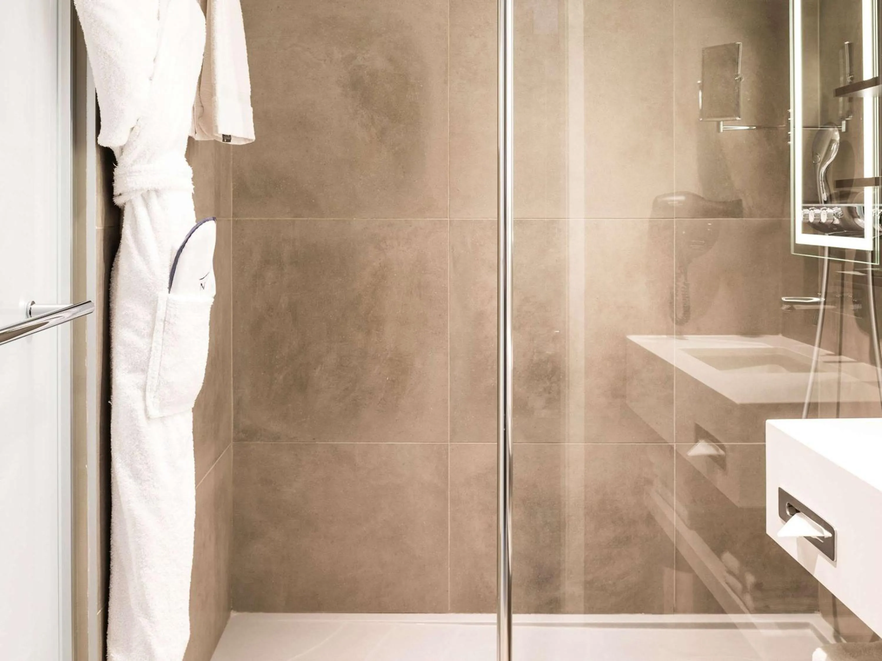 Bathroom in Novotel Dijon Sud