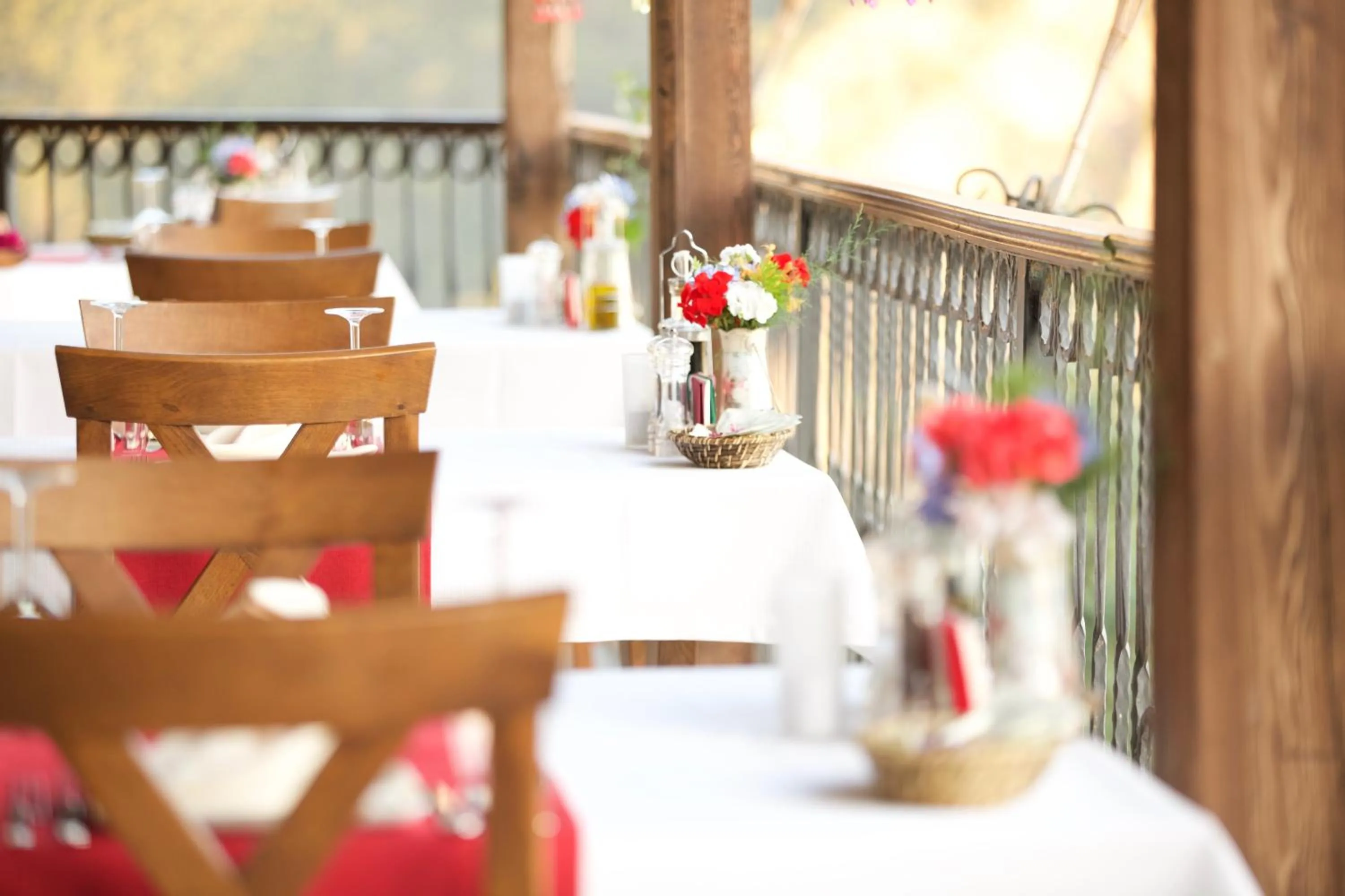 Restaurant/places to eat in Lissiya Hotel