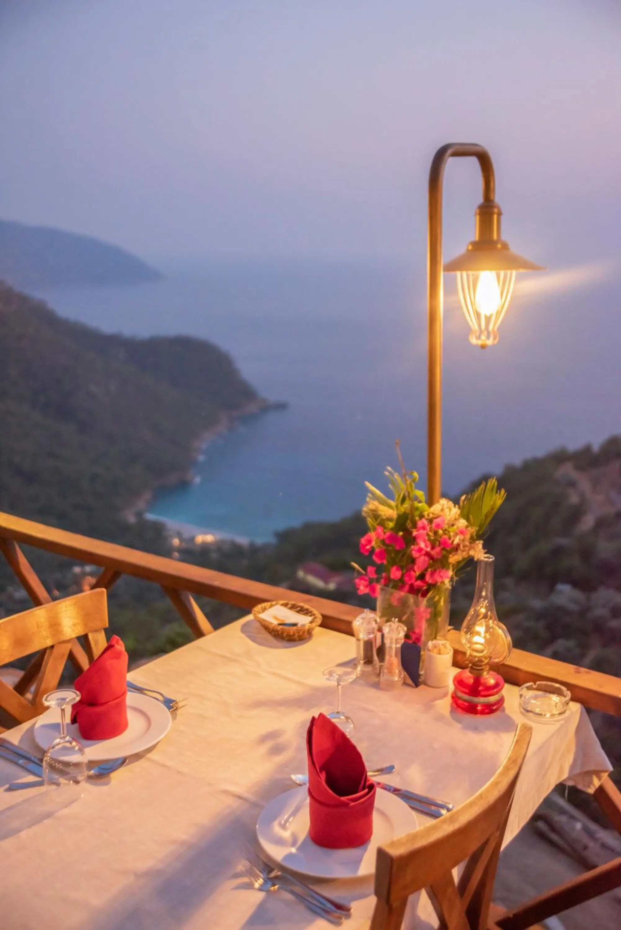 Restaurant/places to eat in Lissiya Hotel