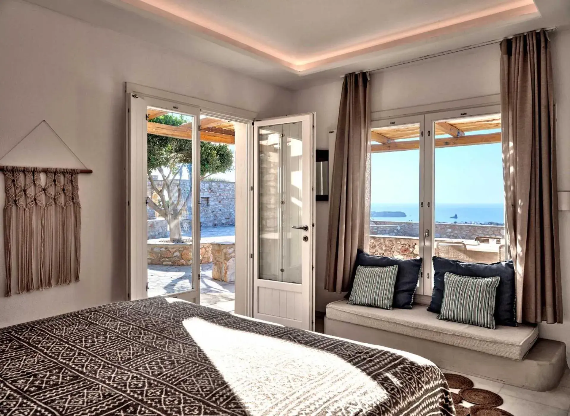 Sea view, Bed in Mythic Paros , Adults Only Sea view, Bed in Mythic Paros , Adults Only