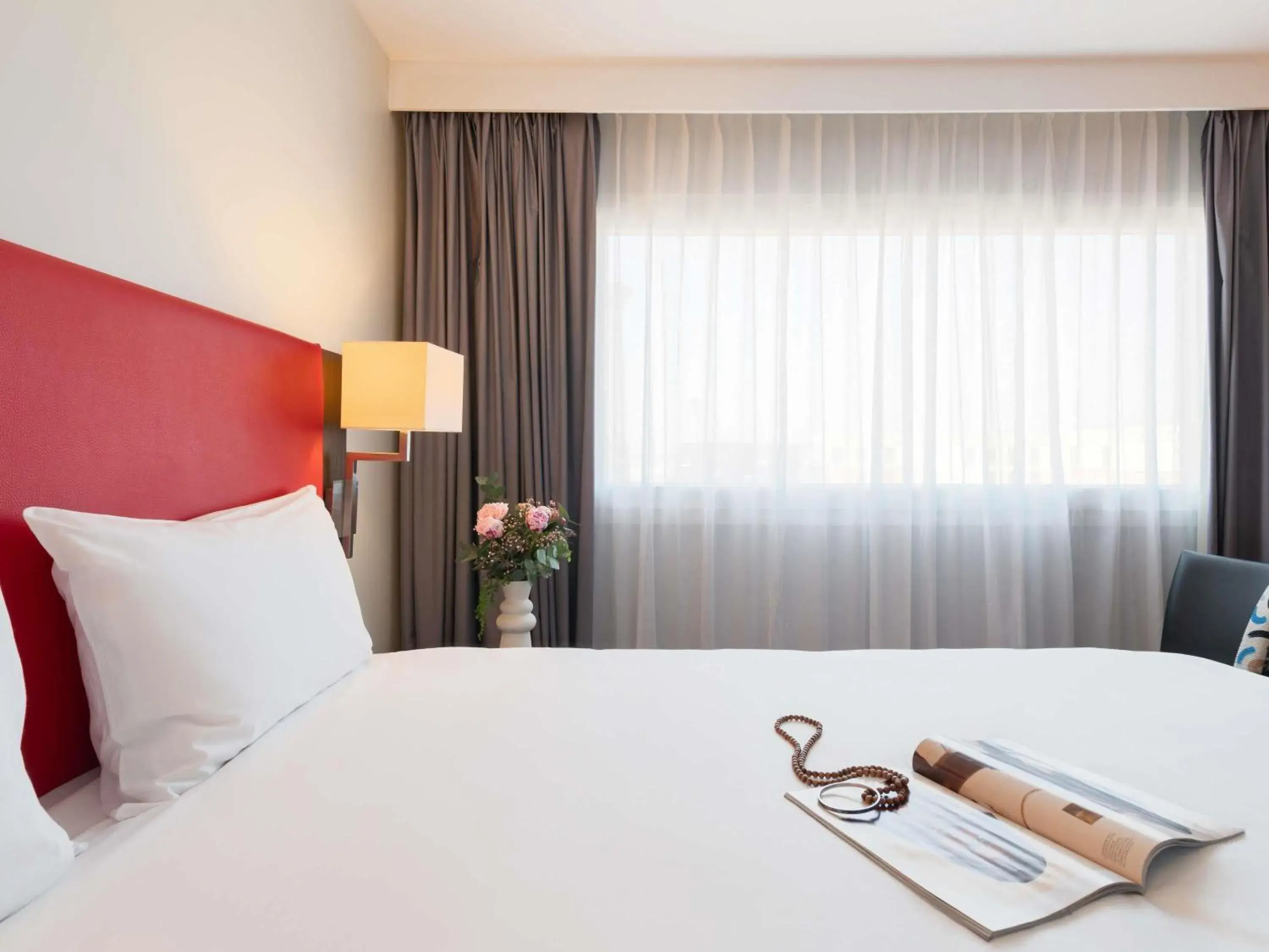 Bedroom, Bed in Mercure Paris CDG Airport & Convention Bedroom, Bed in Mercure Paris CDG Airport & Convention