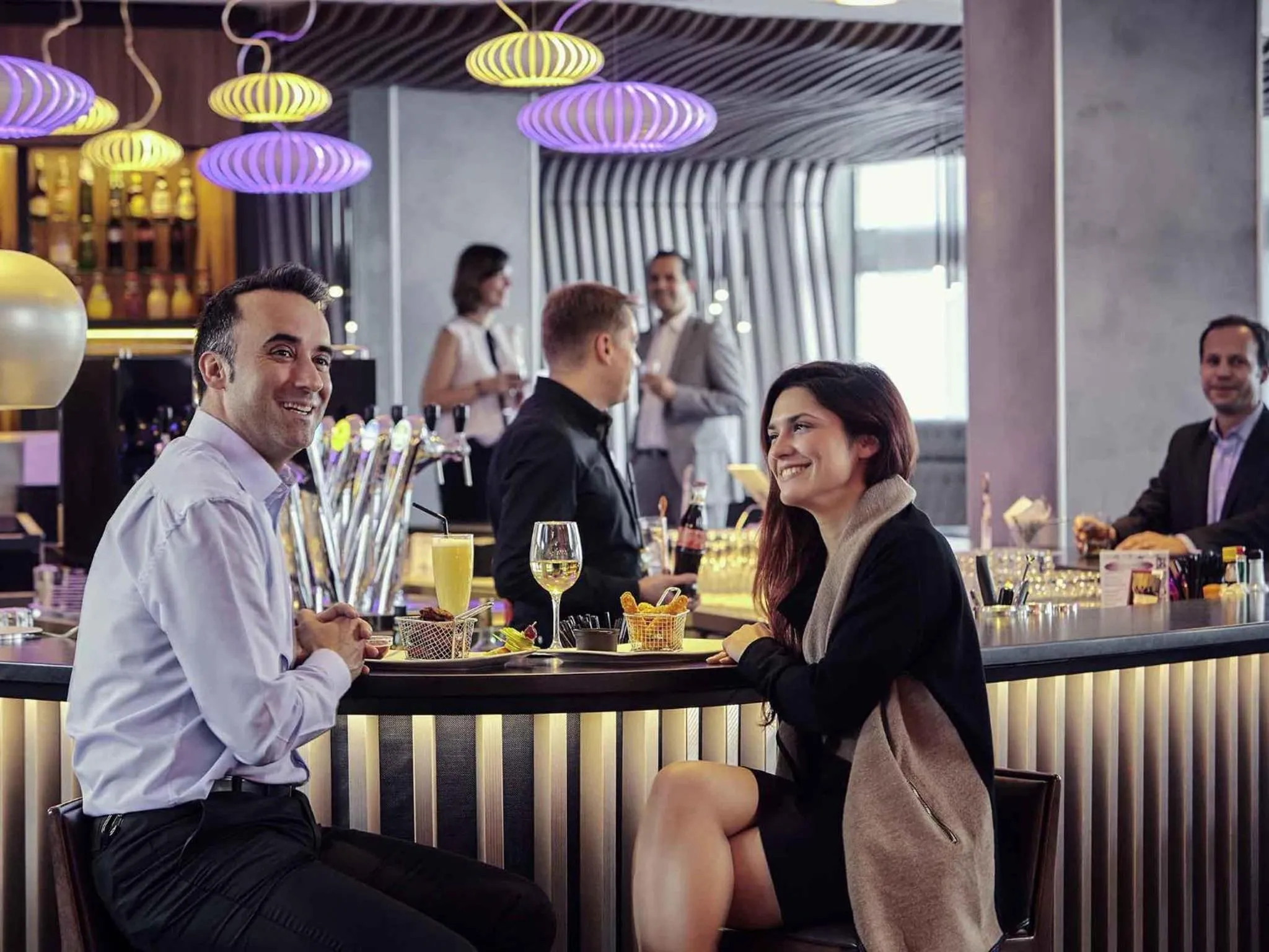 Lounge or bar in Mercure Paris CDG Airport & Convention