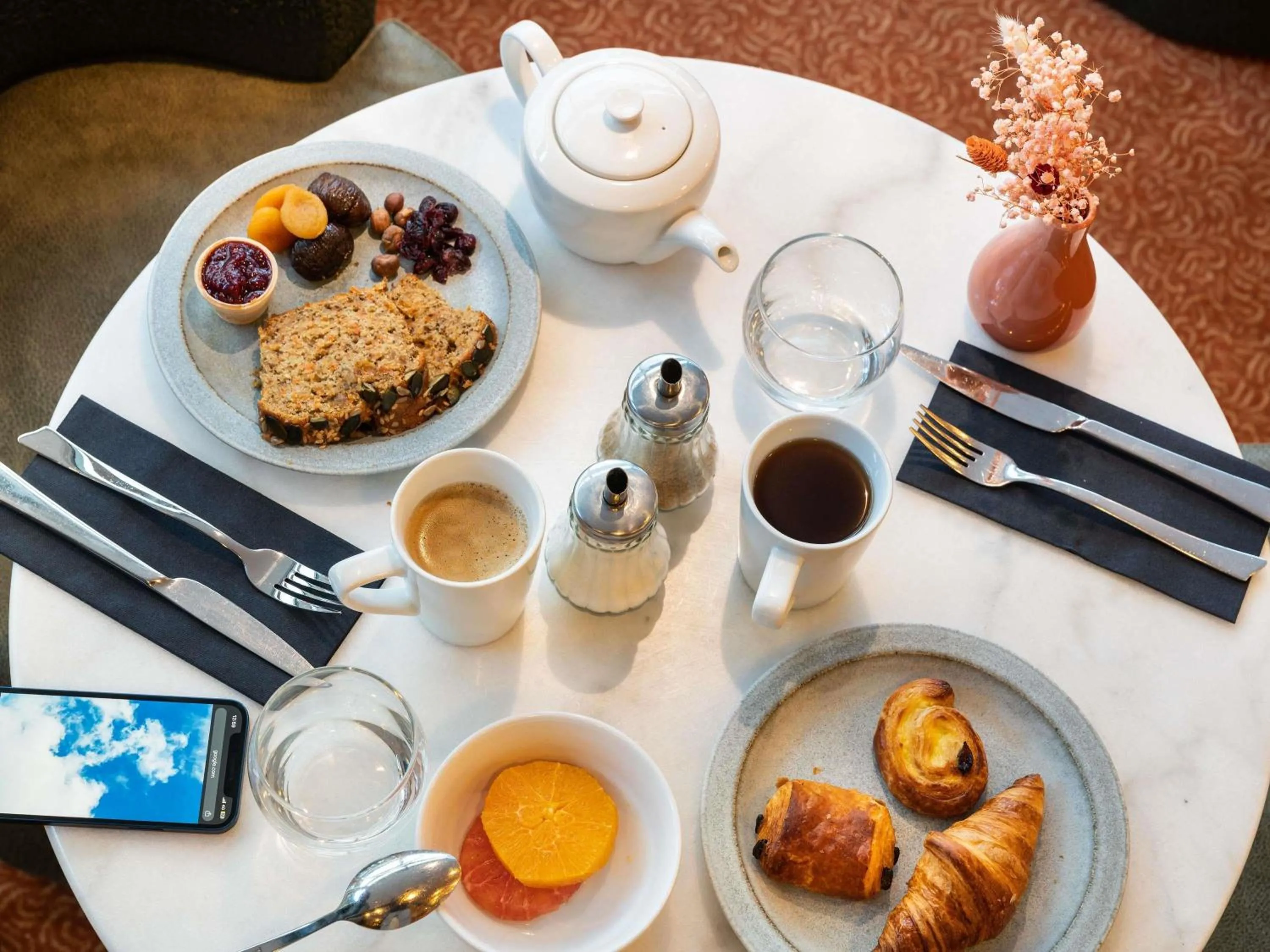 Breakfast in Mercure Paris CDG Airport & Convention