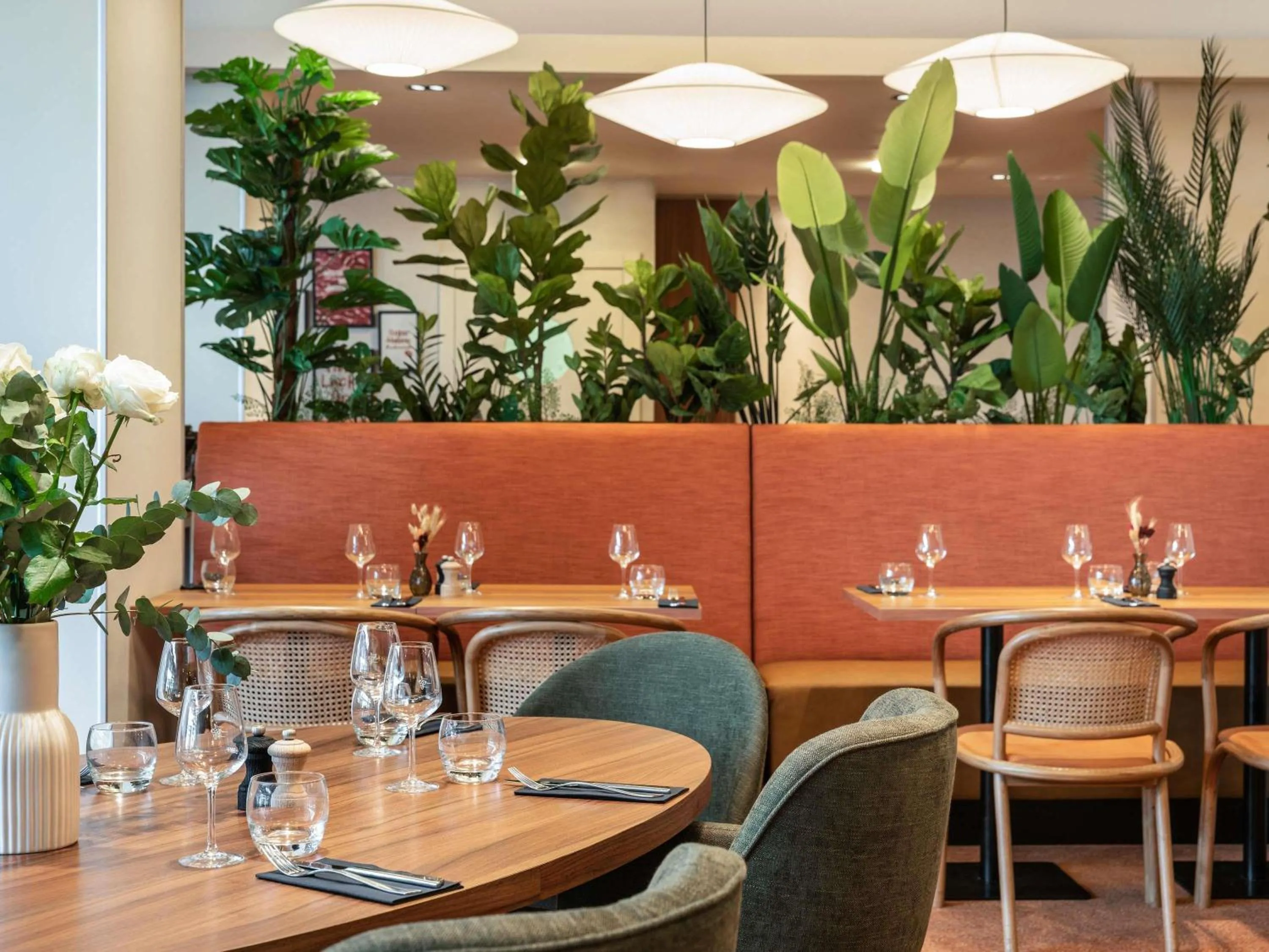 Restaurant/places to eat in Mercure Paris CDG Airport & Convention