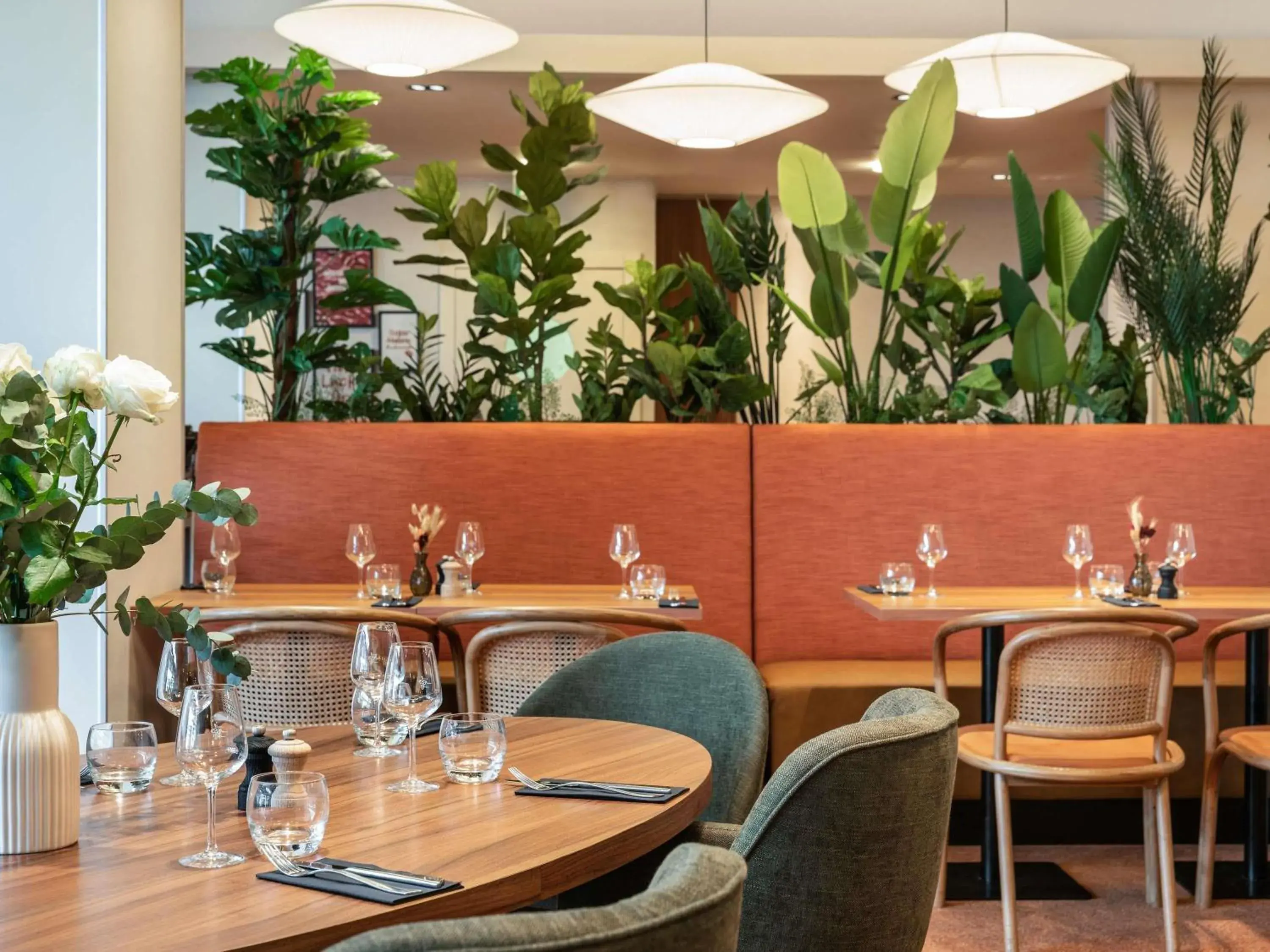 Restaurant/places to eat in Mercure Paris CDG Airport & Convention Restaurant/places to eat in Mercure Paris CDG Airport & Convention