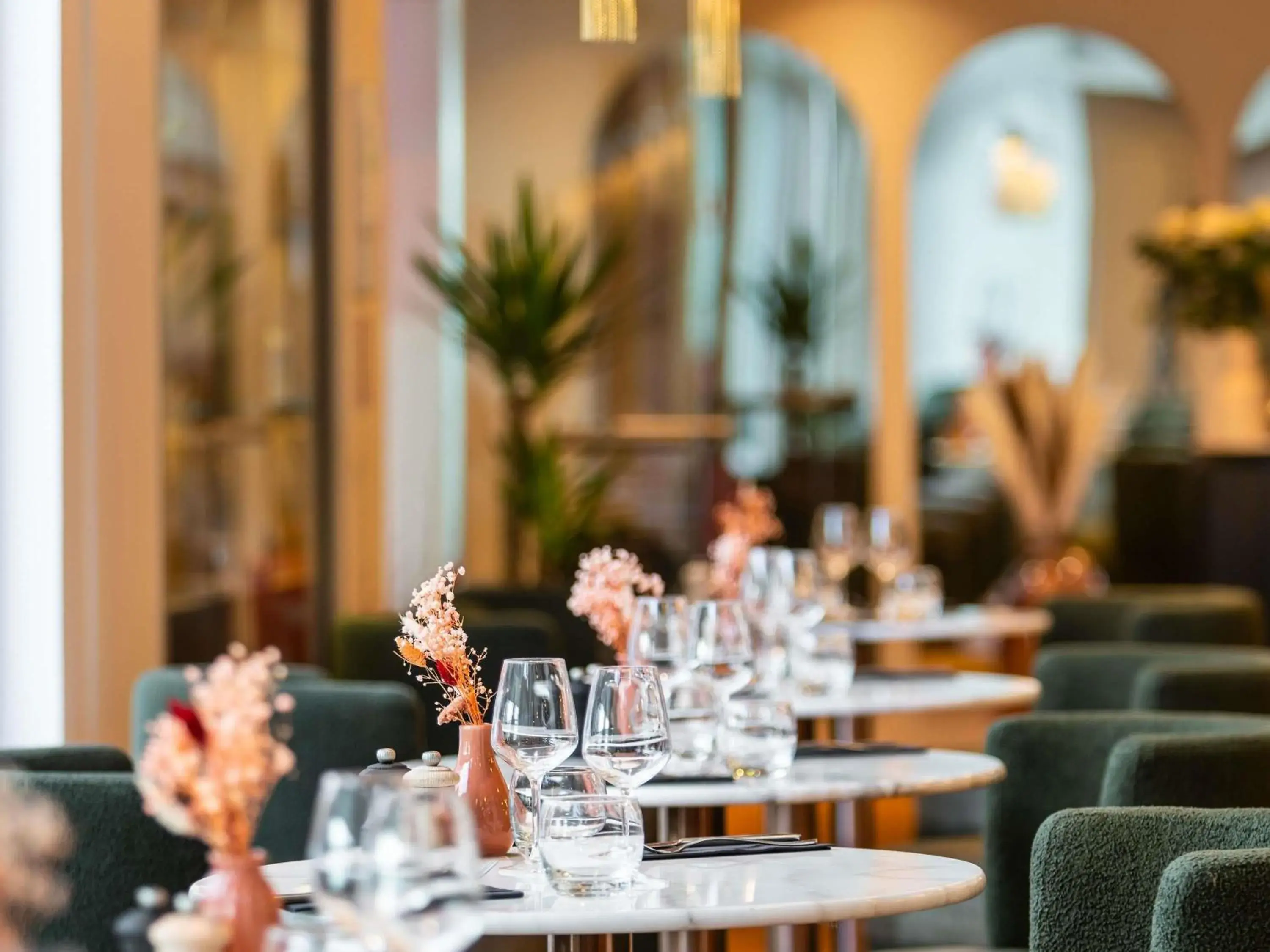 Restaurant/places to eat in Mercure Paris CDG Airport & Convention Restaurant/places to eat in Mercure Paris CDG Airport & Convention