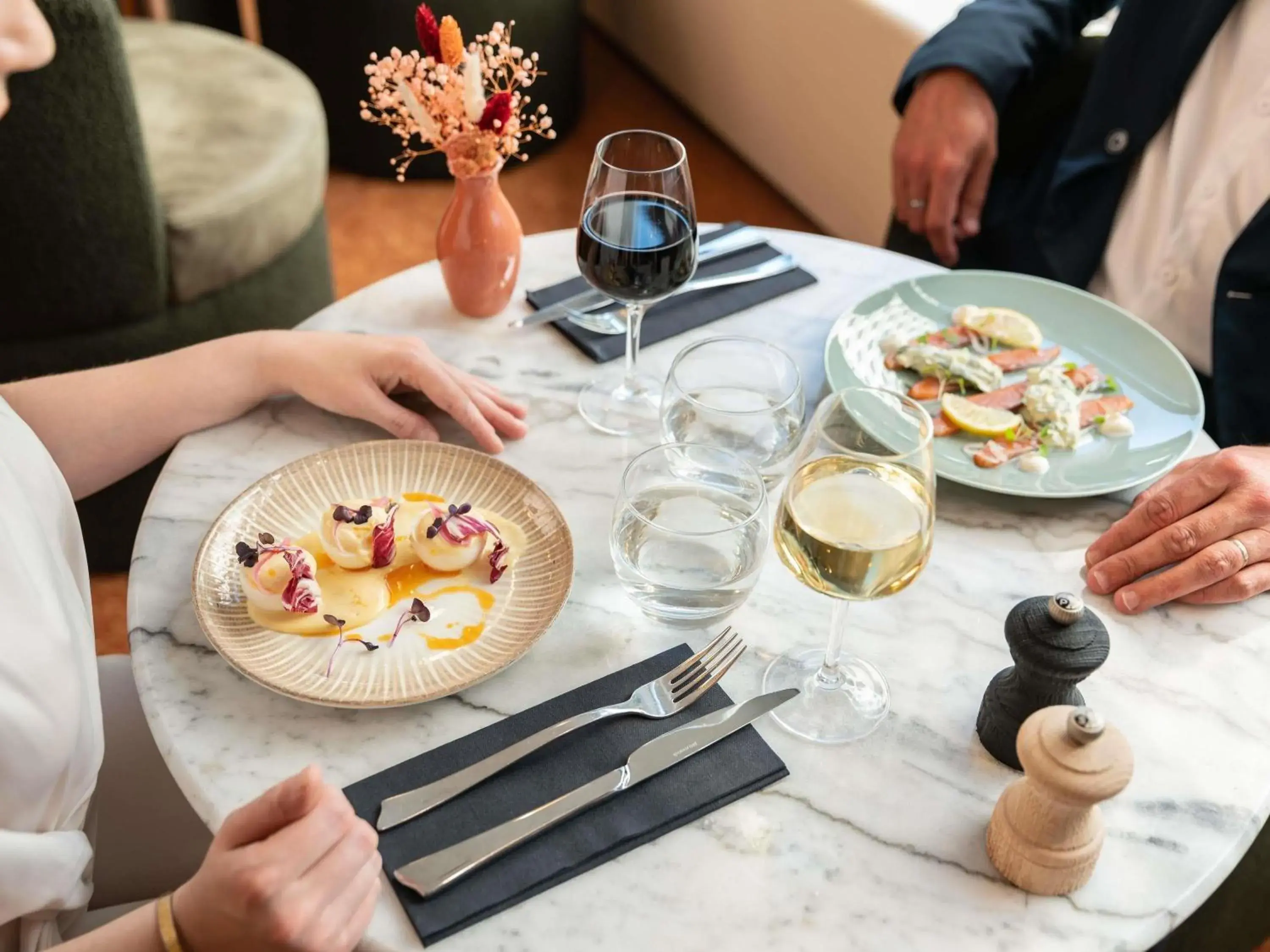 Restaurant/places to eat in Mercure Paris CDG Airport & Convention Restaurant/places to eat in Mercure Paris CDG Airport & Convention