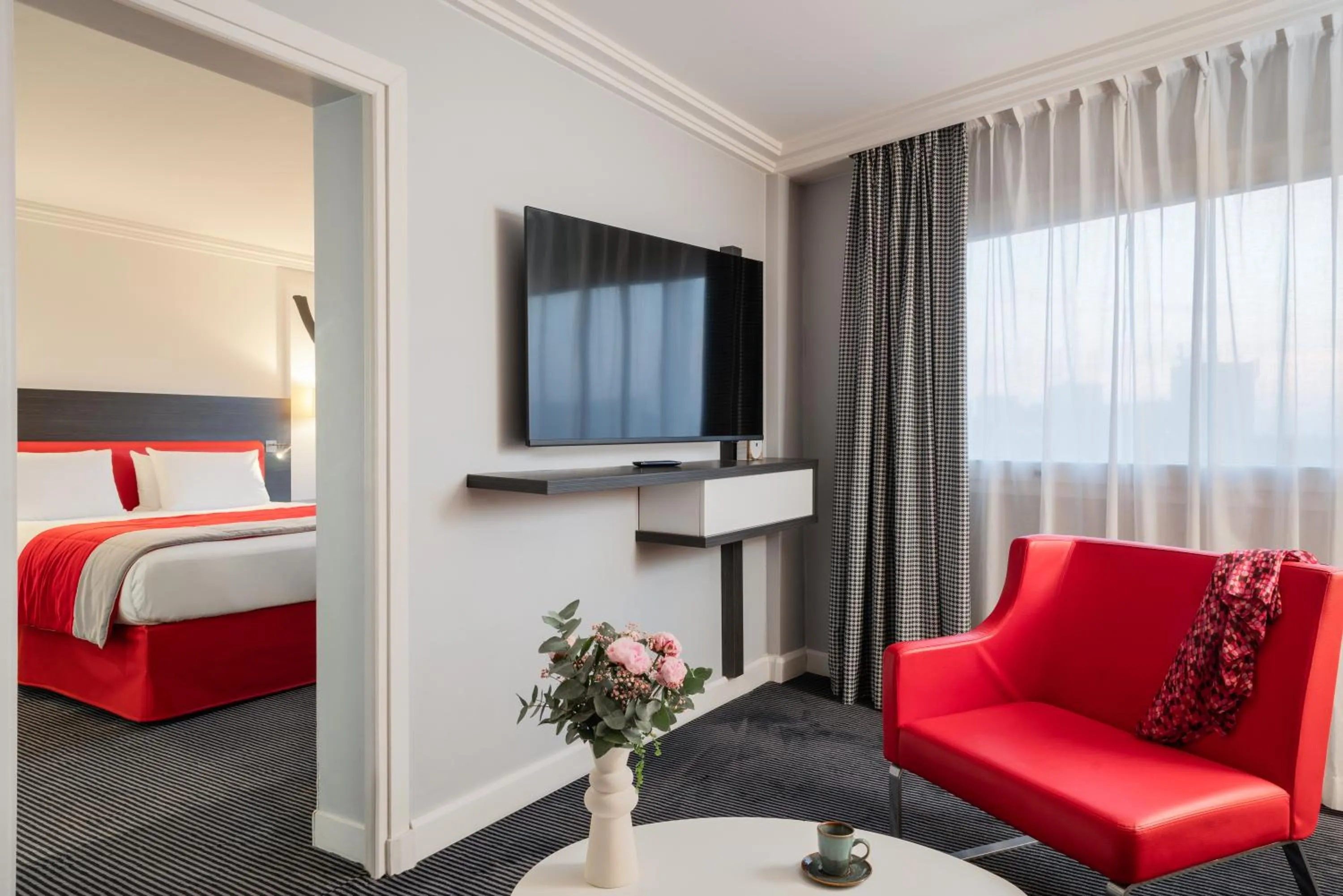 Bedroom, Bed in Mercure Paris CDG Airport & Convention