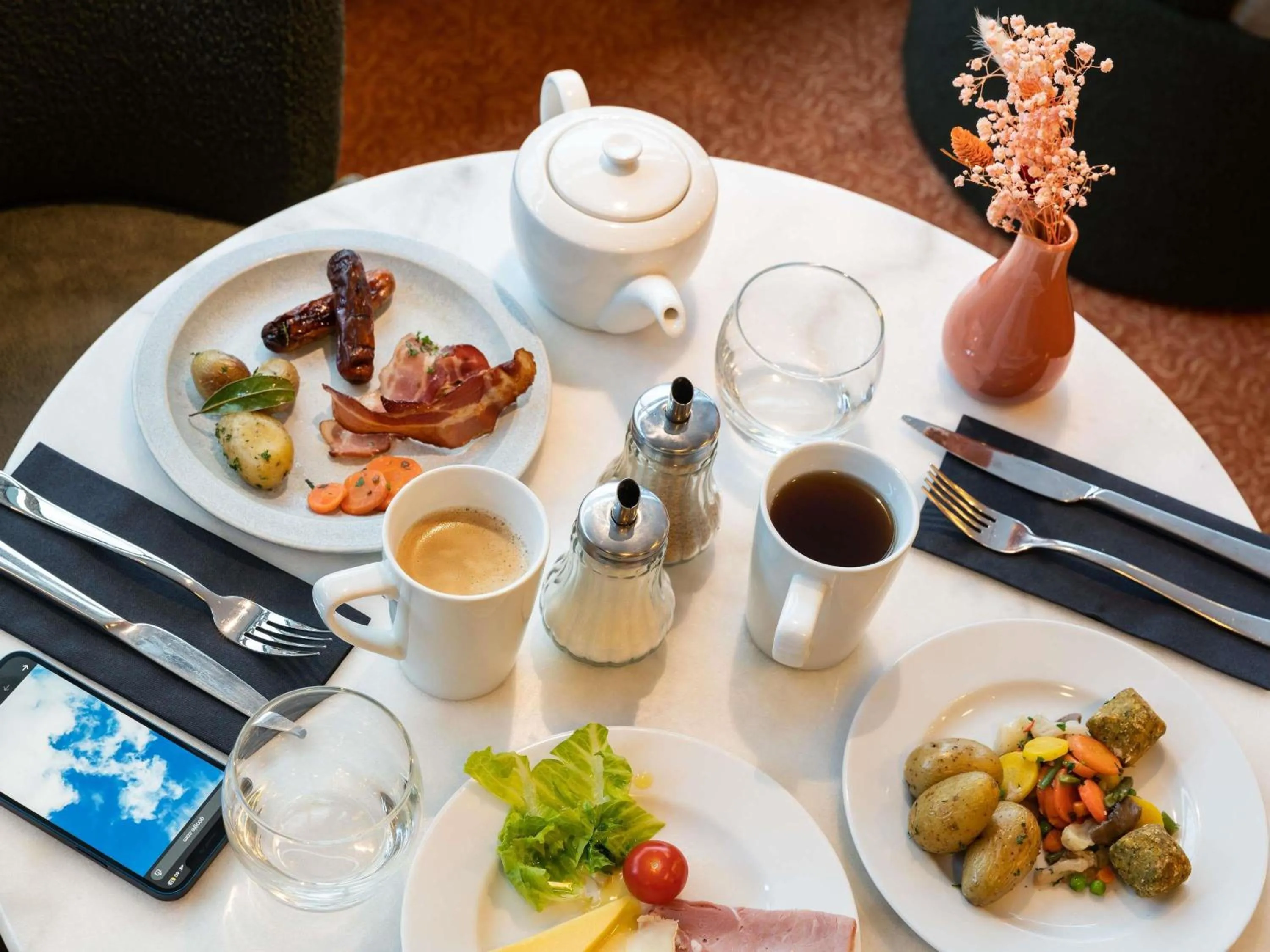 Breakfast in Mercure Paris CDG Airport & Convention