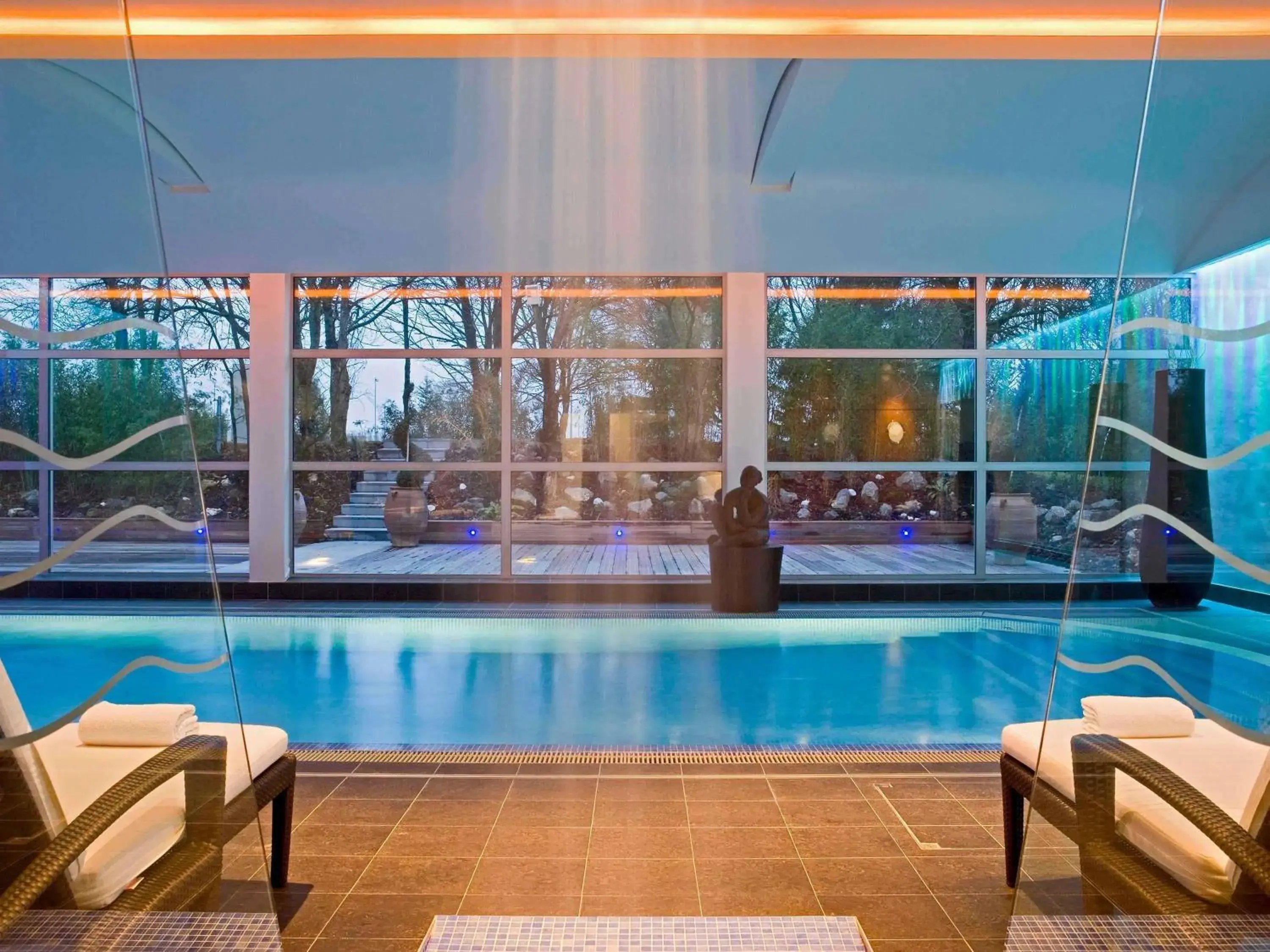 Property building in Mercure Paris CDG Airport & Convention Property building in Mercure Paris CDG Airport & Convention