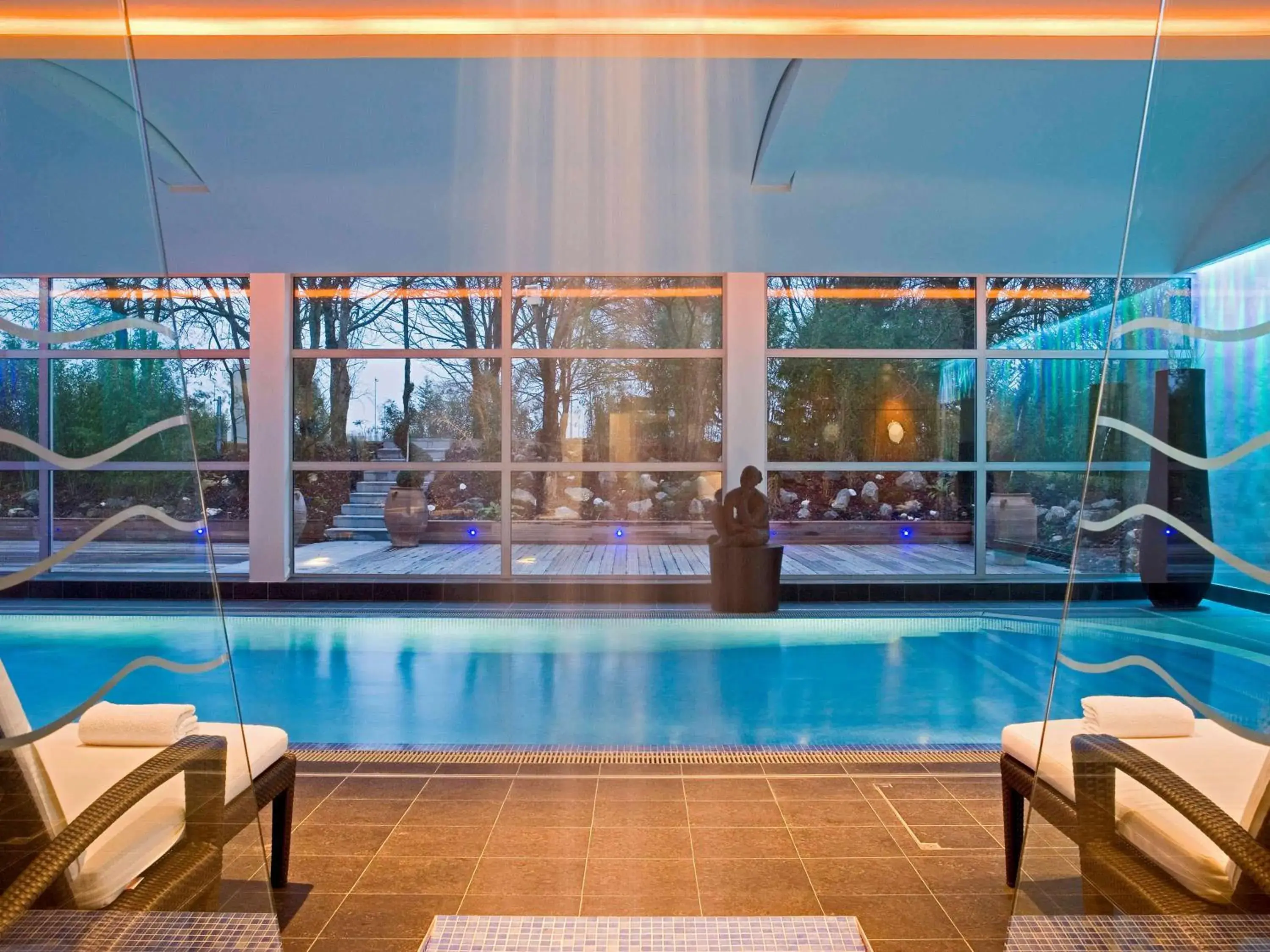 Property building in Mercure Paris CDG Airport & Convention Property building in Mercure Paris CDG Airport & Convention