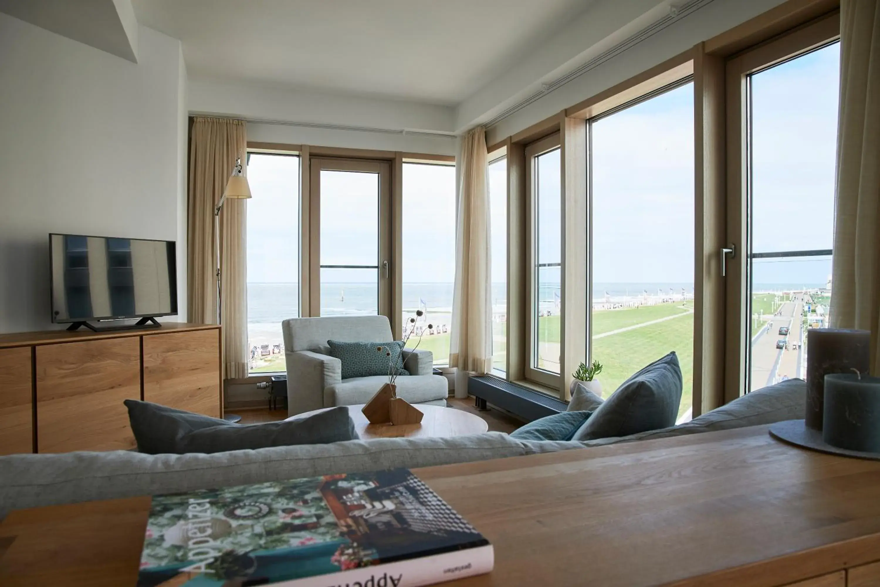 Junior suite on the panorama floor with sea view - Rodehuus in Hotel Haus am Meer Junior suite on the panorama floor with sea view - Rodehuus in Hotel Haus am Meer
