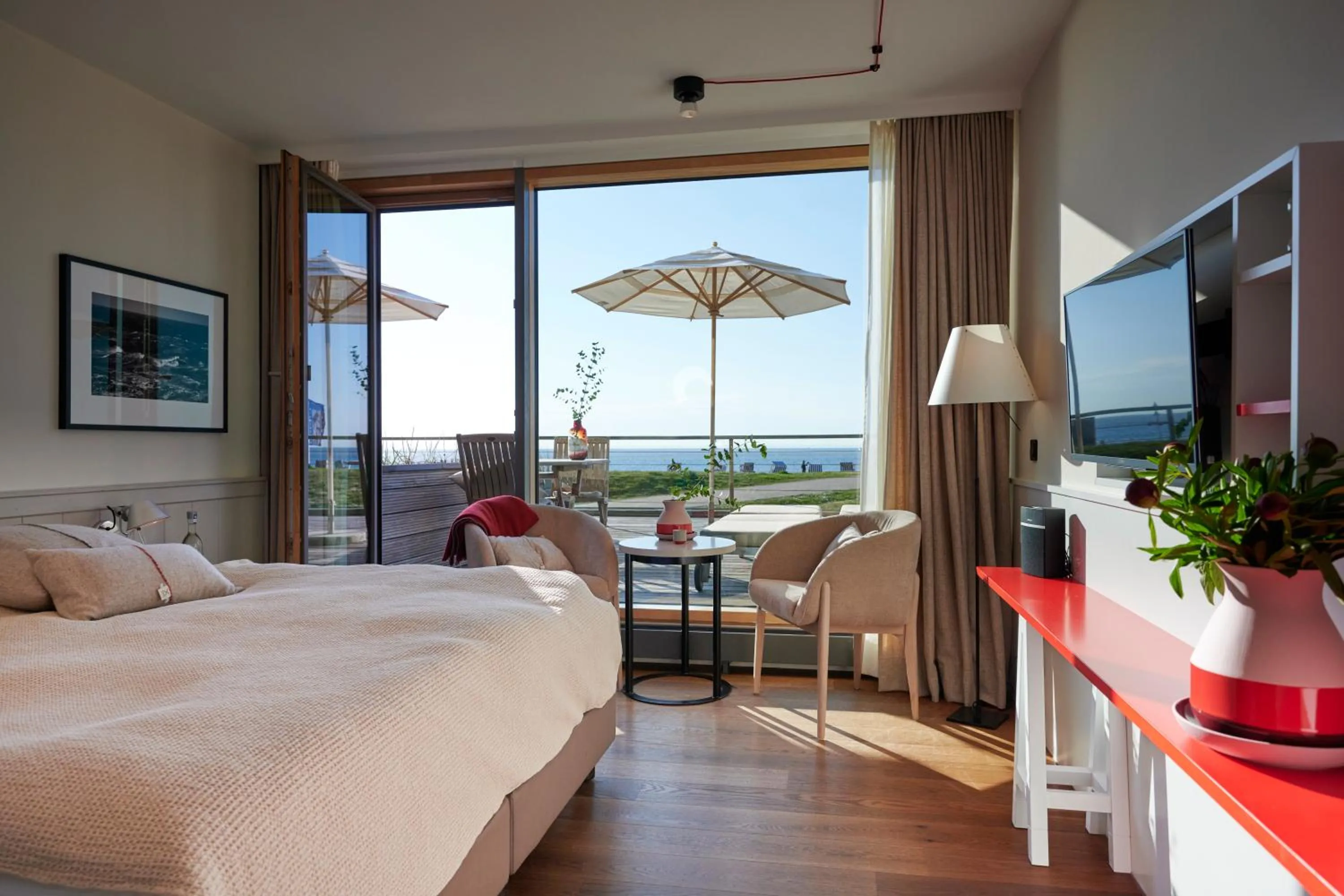 Sea view, Bed in Hotel Haus am Meer