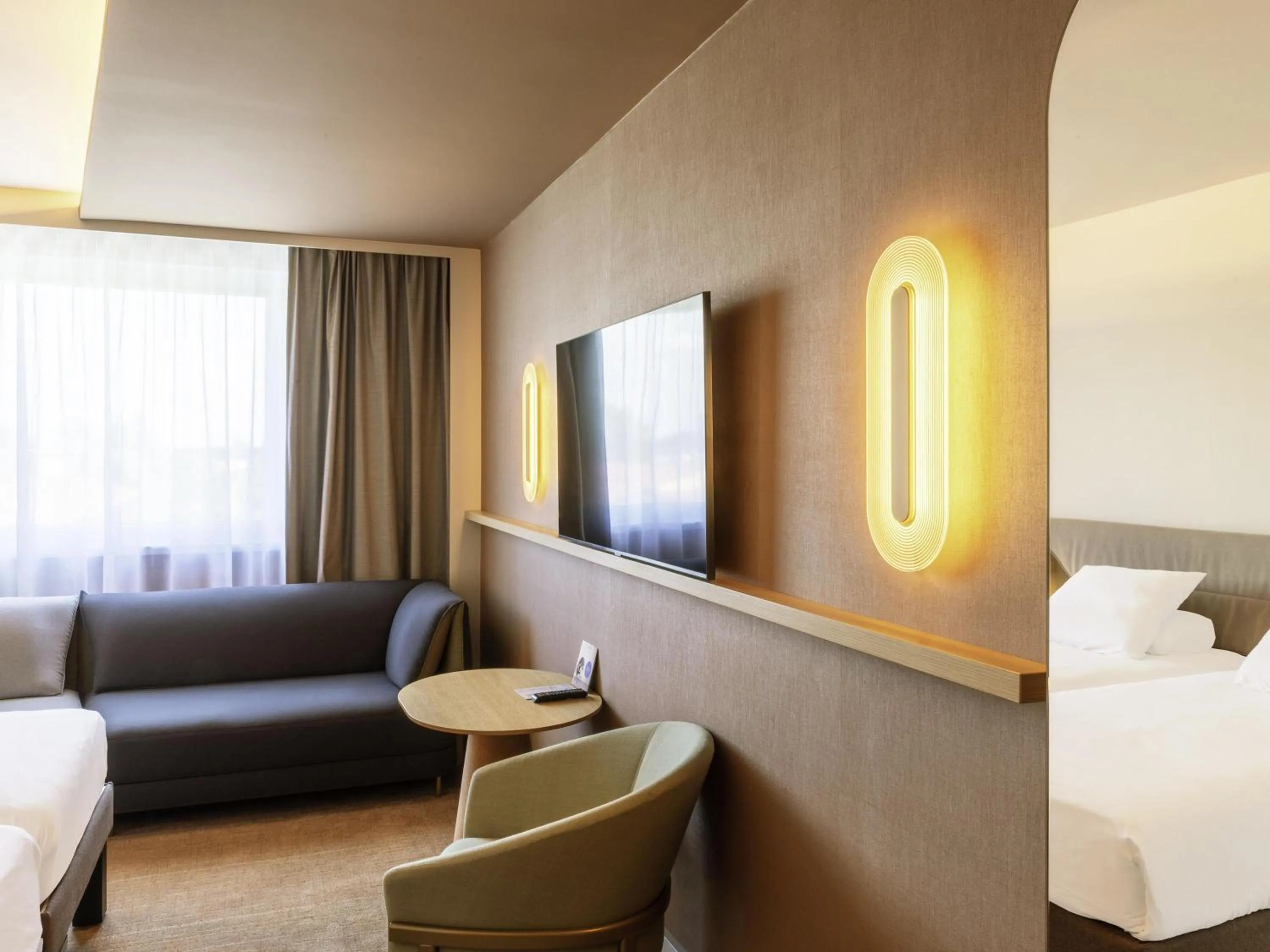 Bedroom, Bed in Novotel Nancy