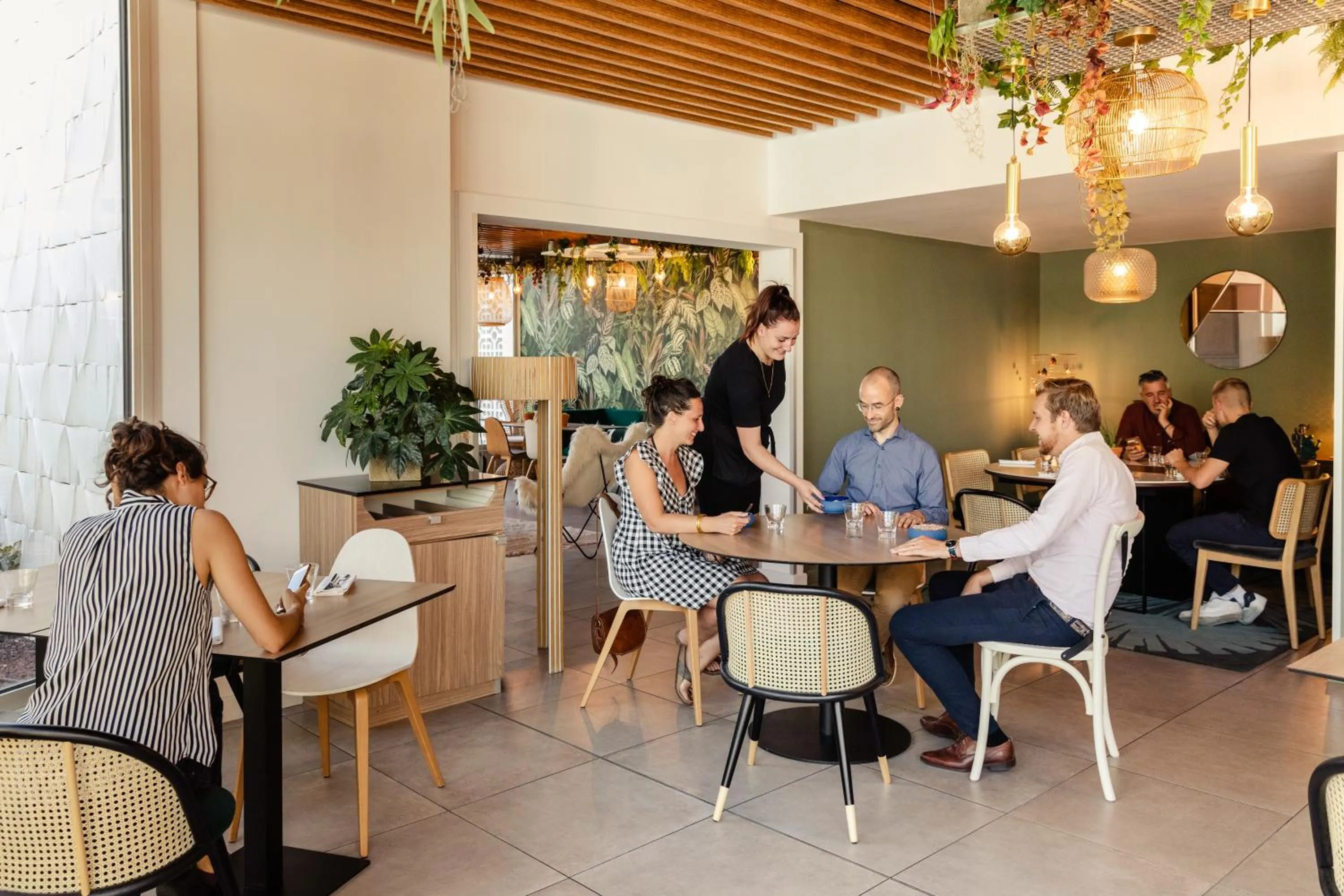 Restaurant/places to eat in Novotel Nancy