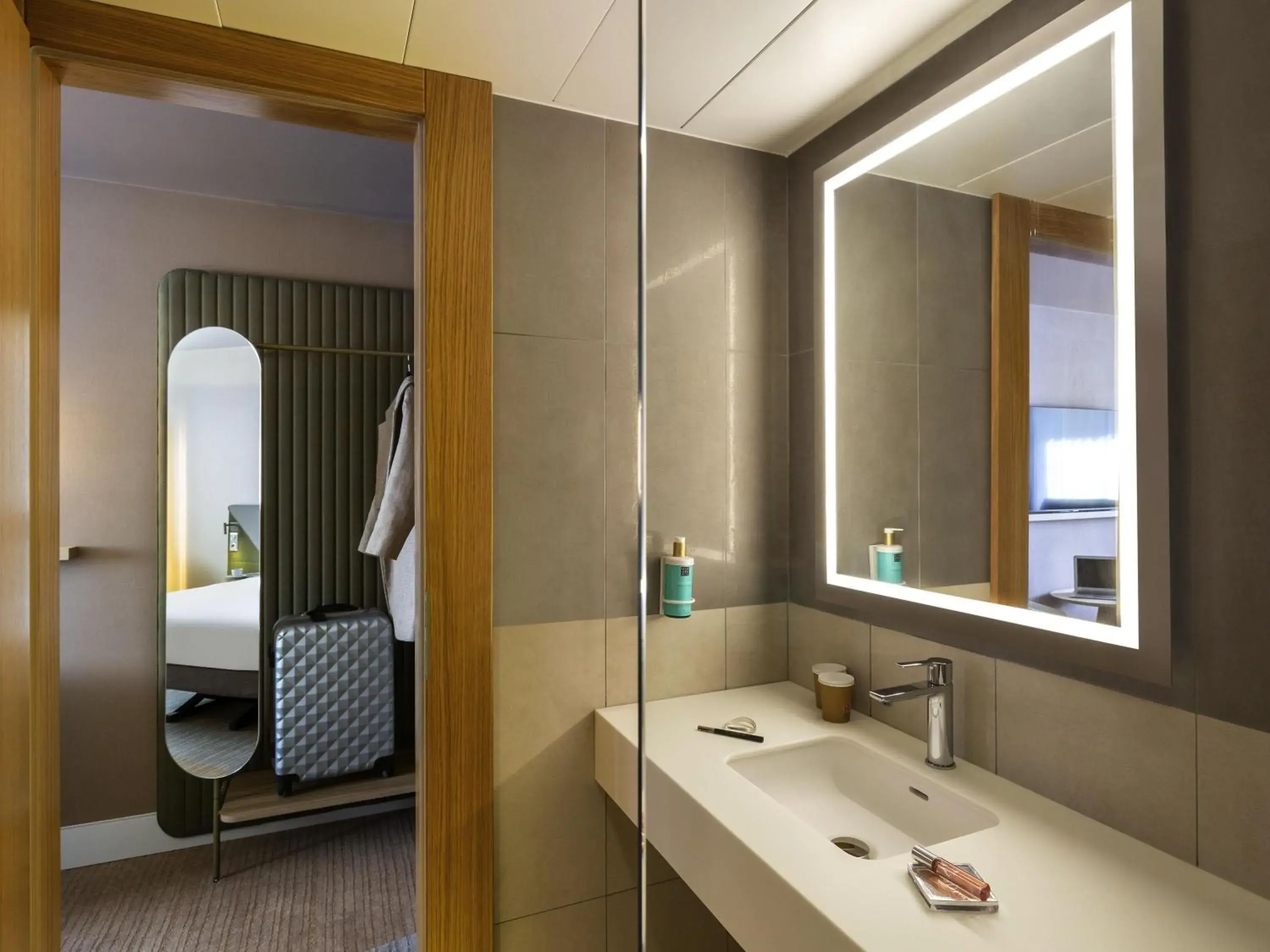 Classic Twin Room in Novotel Nancy Classic Twin Room in Novotel Nancy