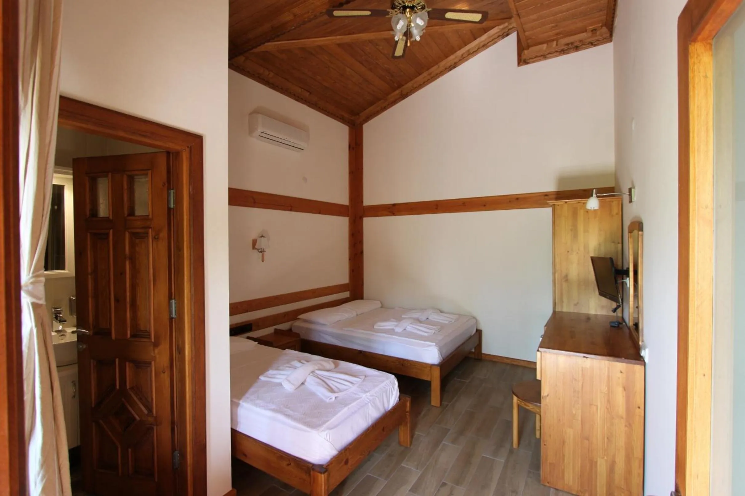 Photo of the whole room in Elly's Home