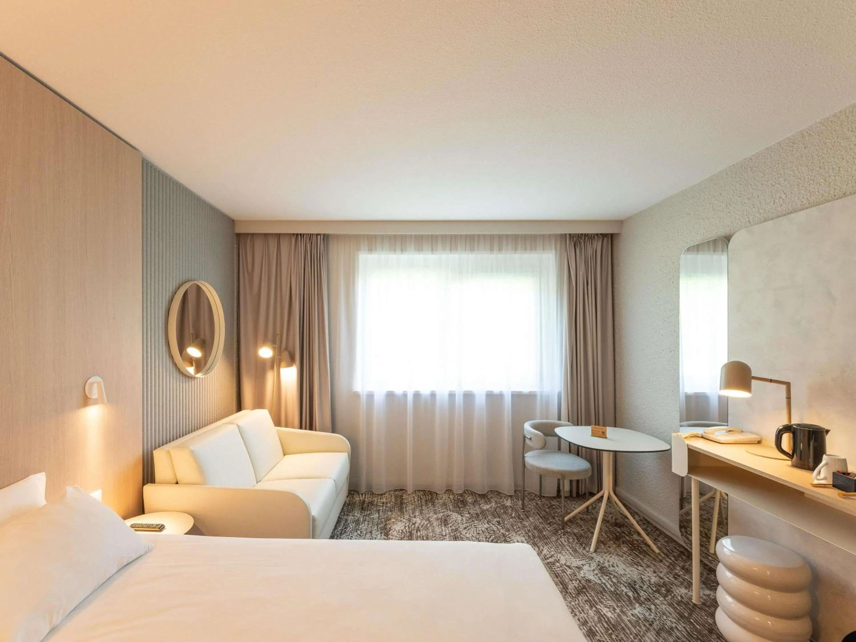 Bedroom, Bed in Novotel Macon Nord - Porte de Bourgogne