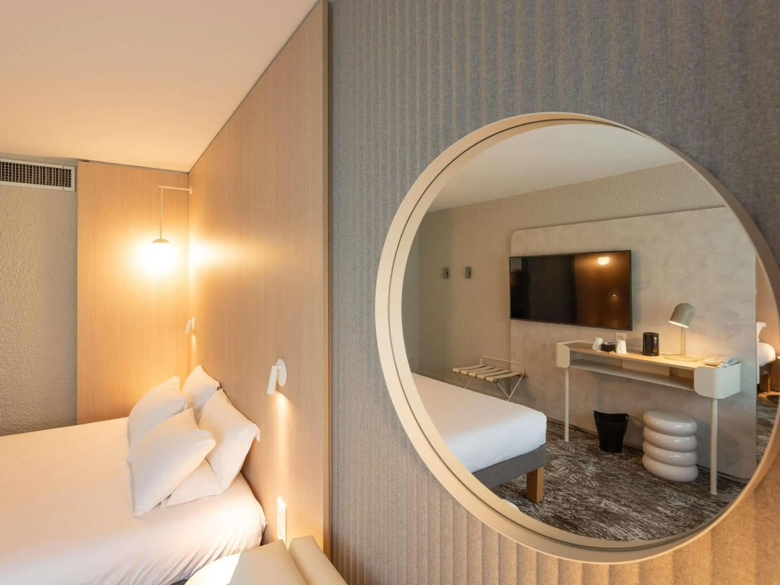 Executive Double Room with Sofa Bed - single occupancy in Novotel Macon Nord - Porte de Bourgogne Executive Double Room with Sofa Bed - single occupancy in Novotel Macon Nord - Porte de Bourgogne