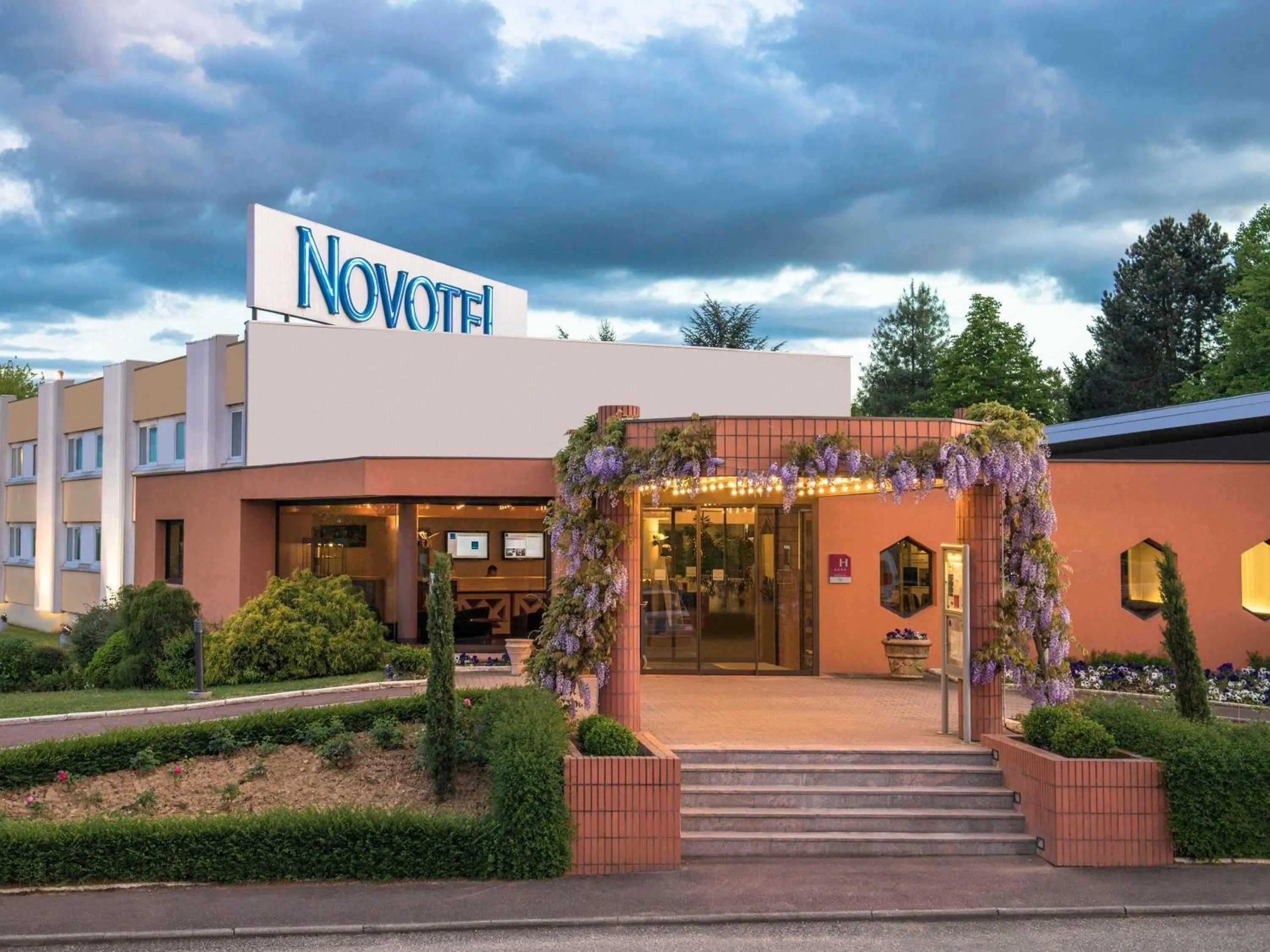 Property building in Novotel Macon Nord - Porte de Bourgogne