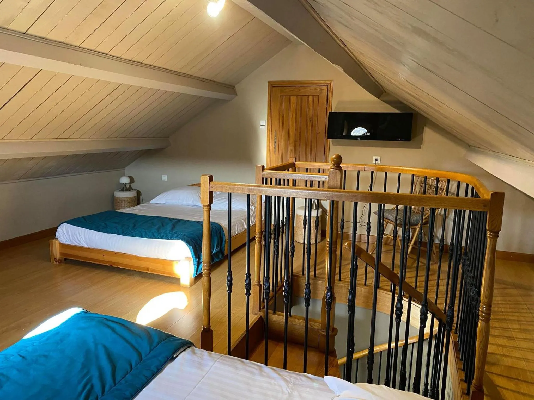 Bed in Hôtel La Vinaigrerie LOGIS